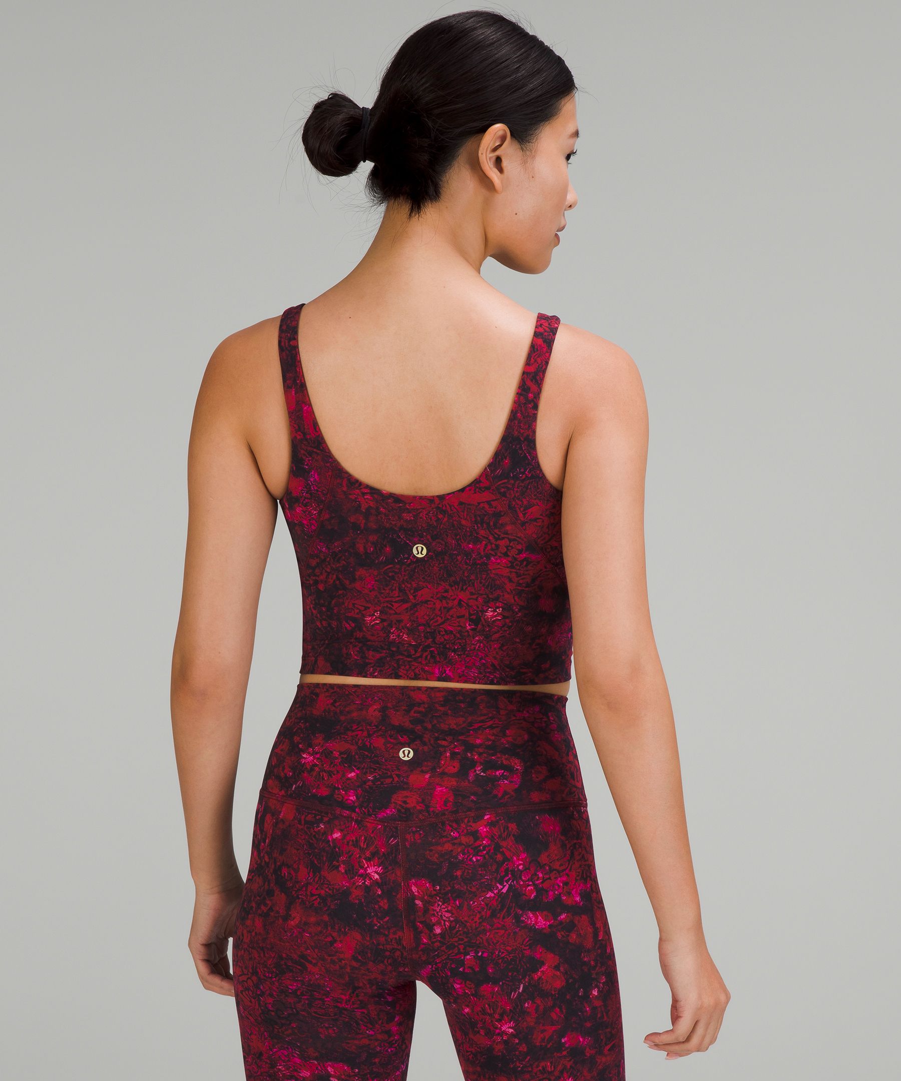 Dark red Align tank (lunar new year special) - sz 8 vs sz 6 : r