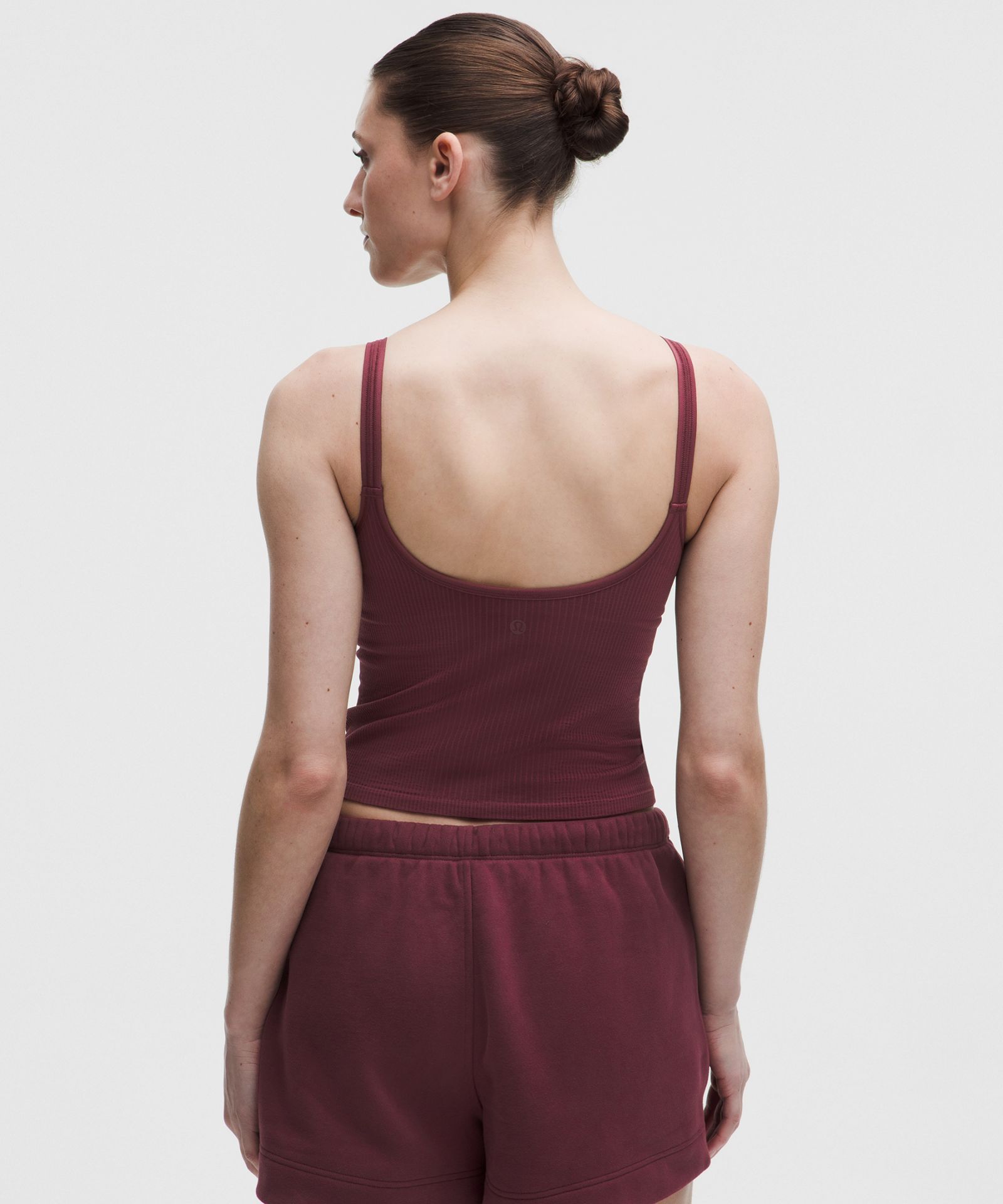 Женский укороченный топ Lululemon Ebb to Street с вырезом лодочкой — фото 2