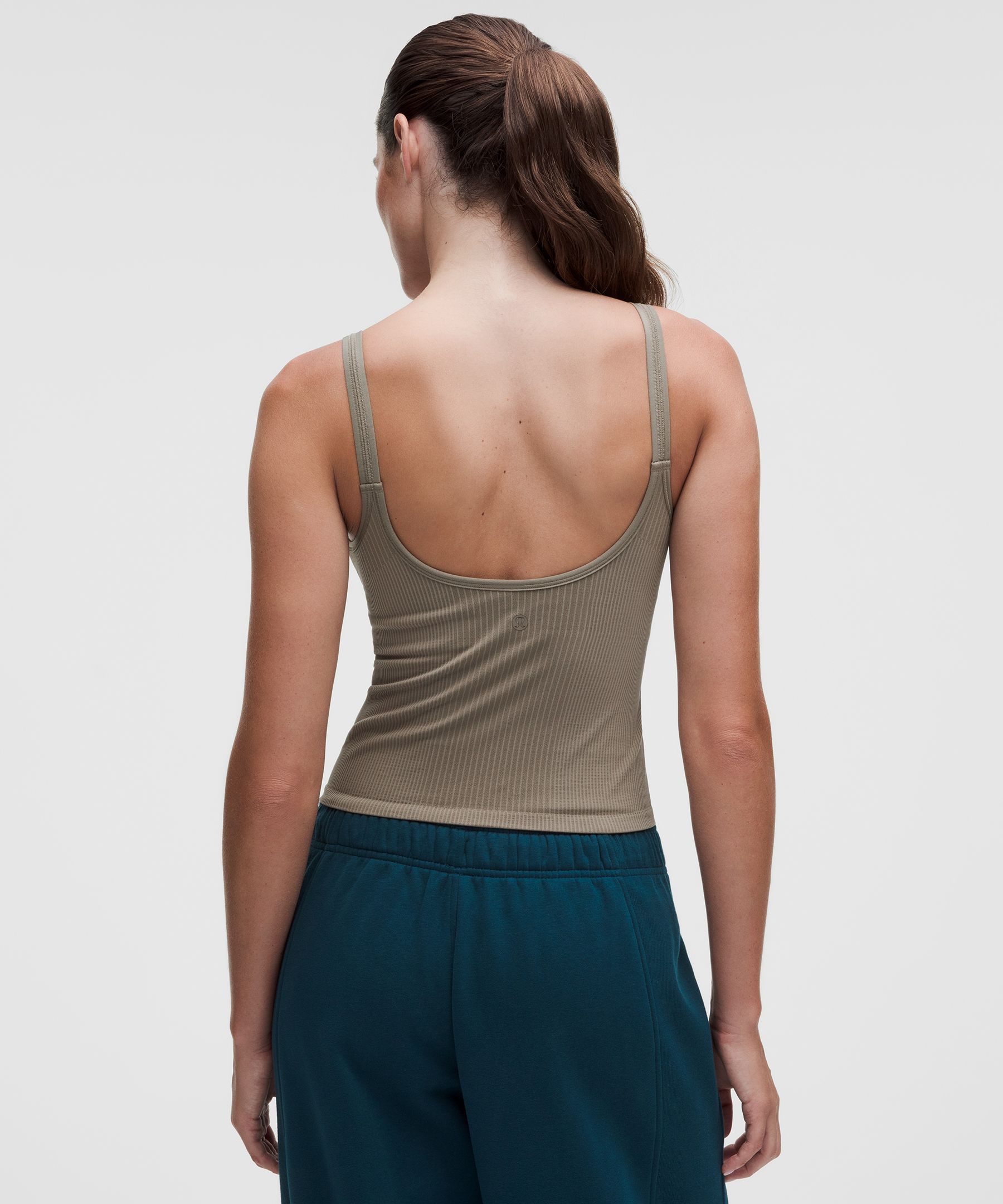 Camiseta tank Ebb to Street corta con escote redondeado *Soporte ligero, copas B/C
