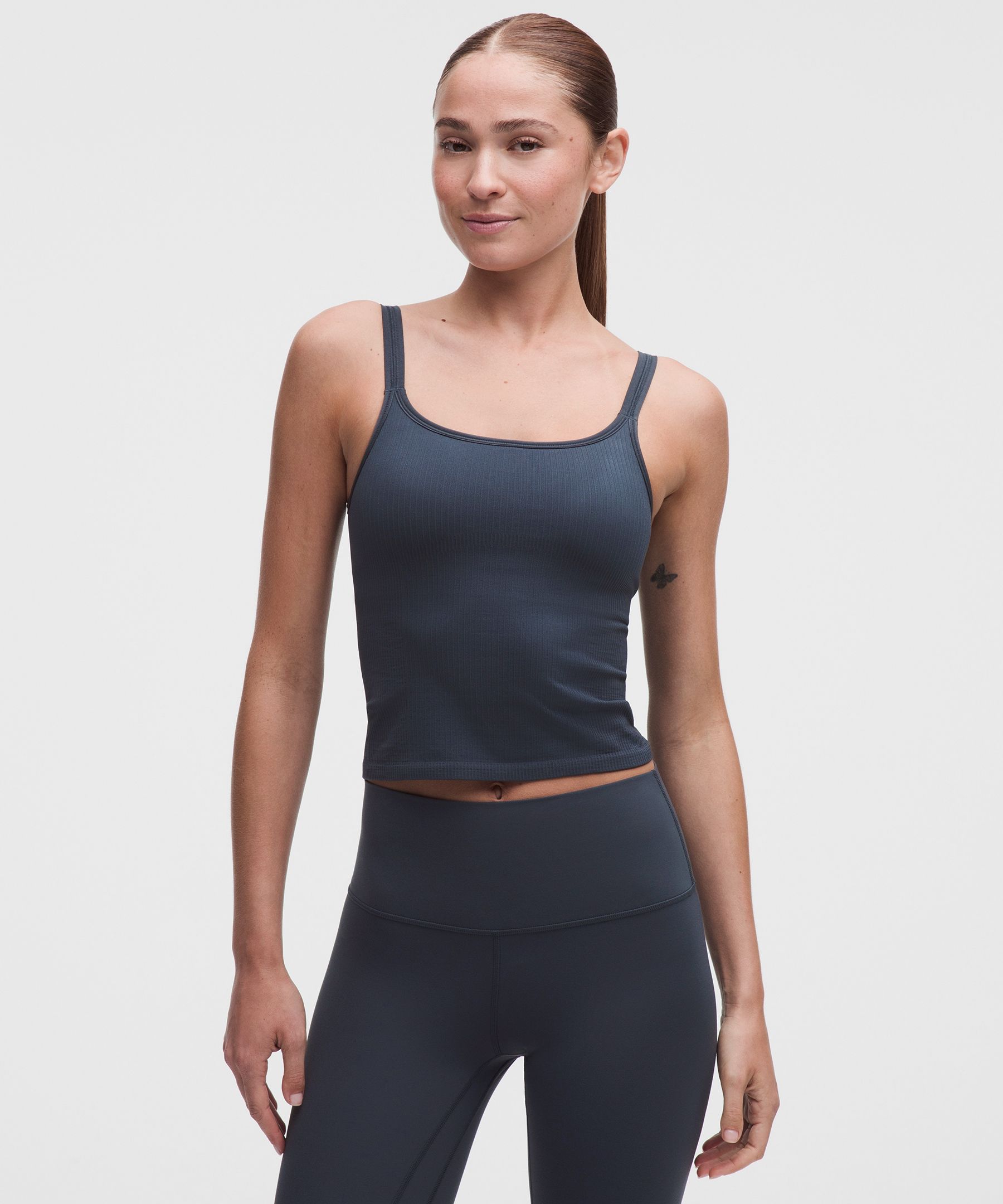 Tank top Ebb to Street cropped con escote redondeado *Soporte ligero, copas B/C