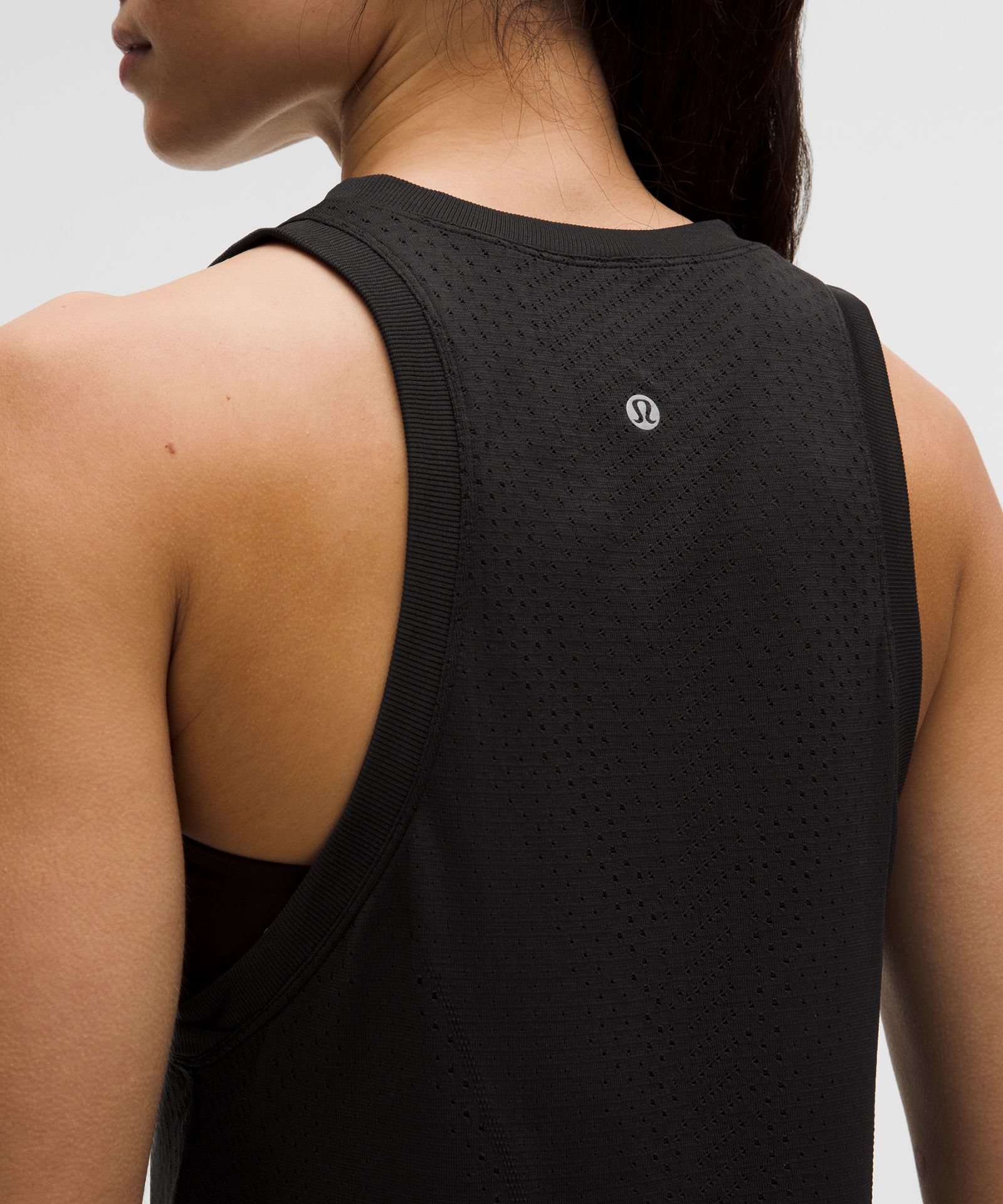 Женская майка Lululemon Swiftly с V-образным вырезом — фото 5
