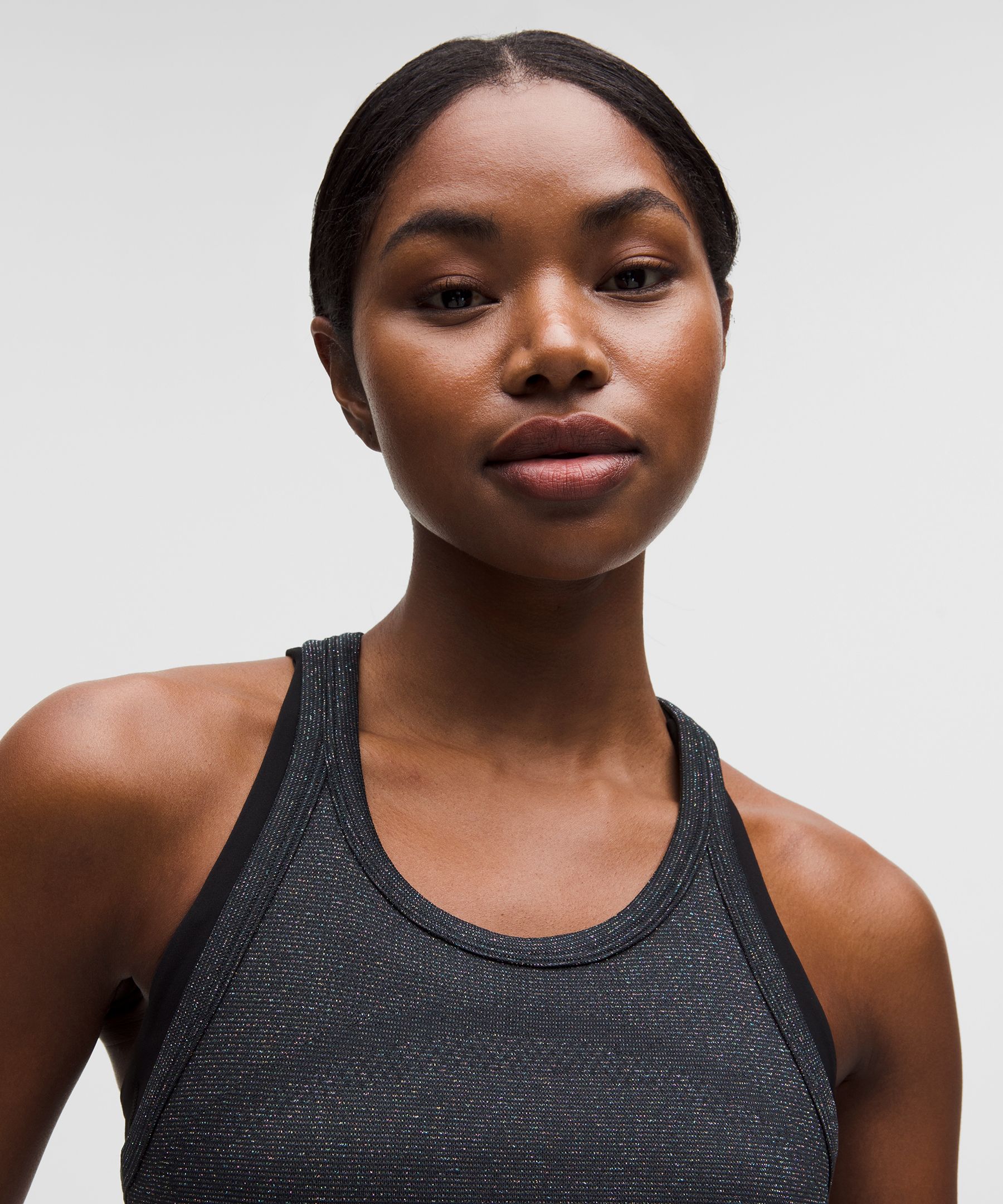 Swiftly Tech クロップラウンドネック レースバックタンクトップ 2.0