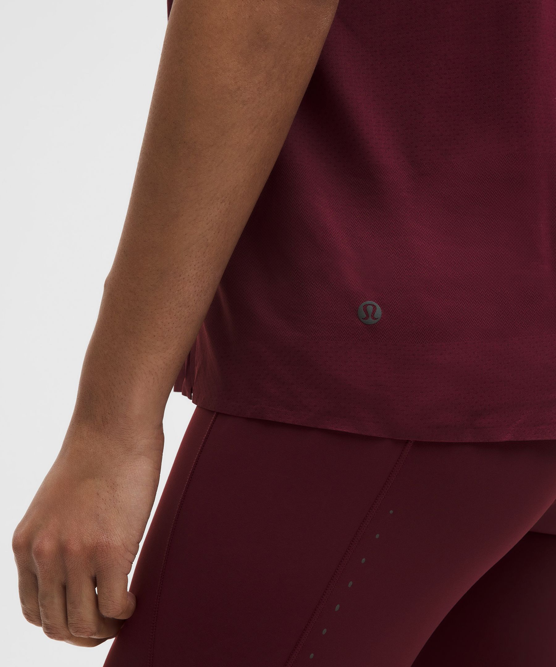 Fast and Free Singlet *Perforated Stripe