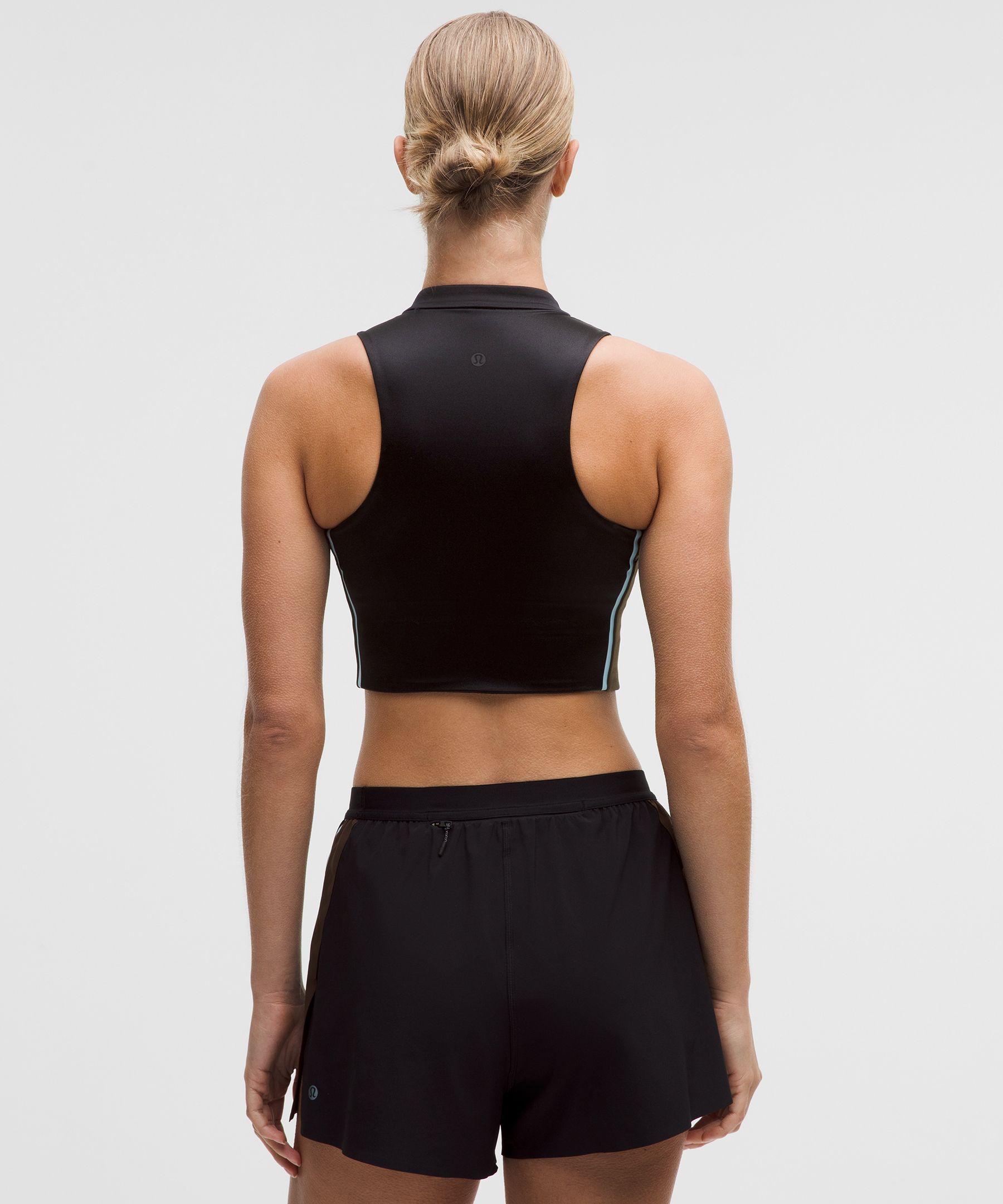 Satin Shine フルジップタンクトップ ミディアムサポート、B/Cカップ