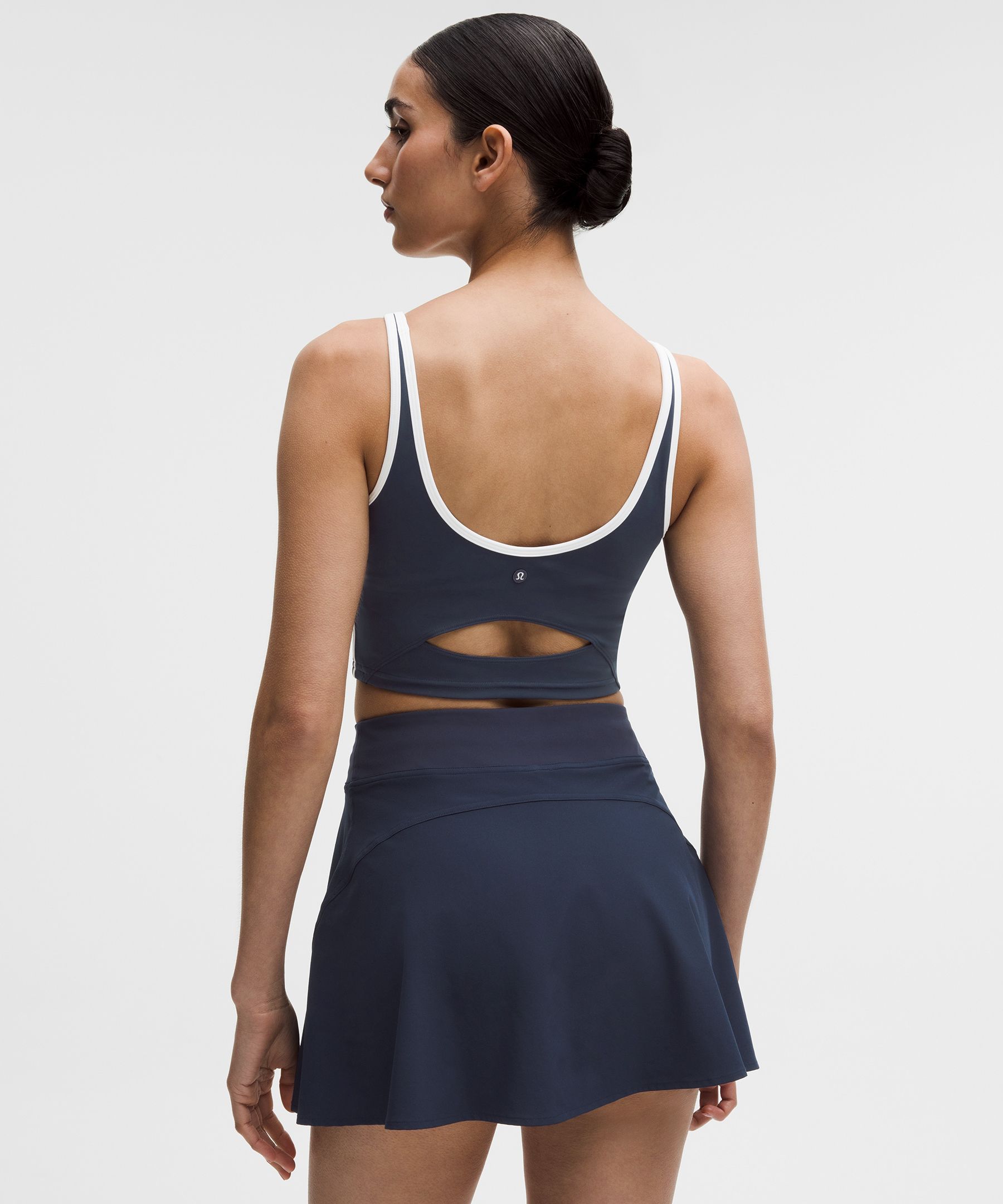 D&eacute;bardeur de tennis &agrave; d&eacute;coupe et encolure d&eacute;gag&eacute;e *Maintien moyen, bonnets B/C