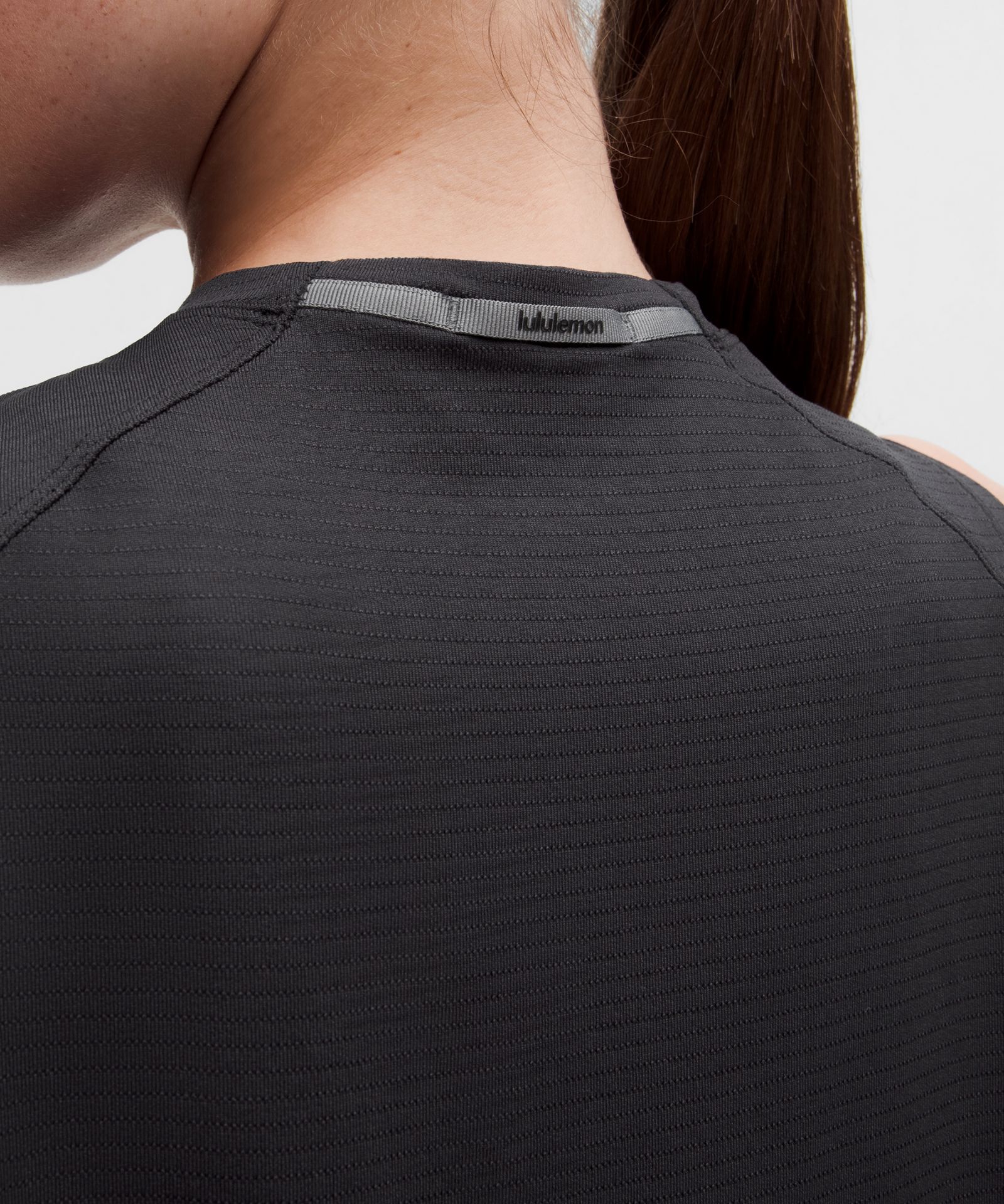 Женский топ Lululemon License to Train Classic-Fit — фото 5