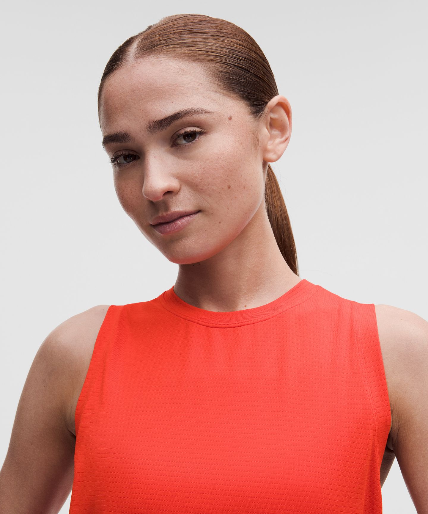 Женский топ Lululemon License to Train Classic-Fit, цвет: Вишнёвый — фото 4