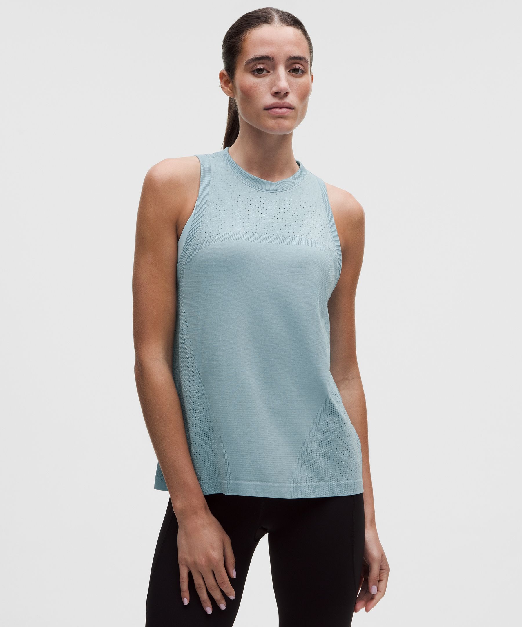 Camiseta de tirantes Swiftly de longitud hasta la cadera *Logotipo