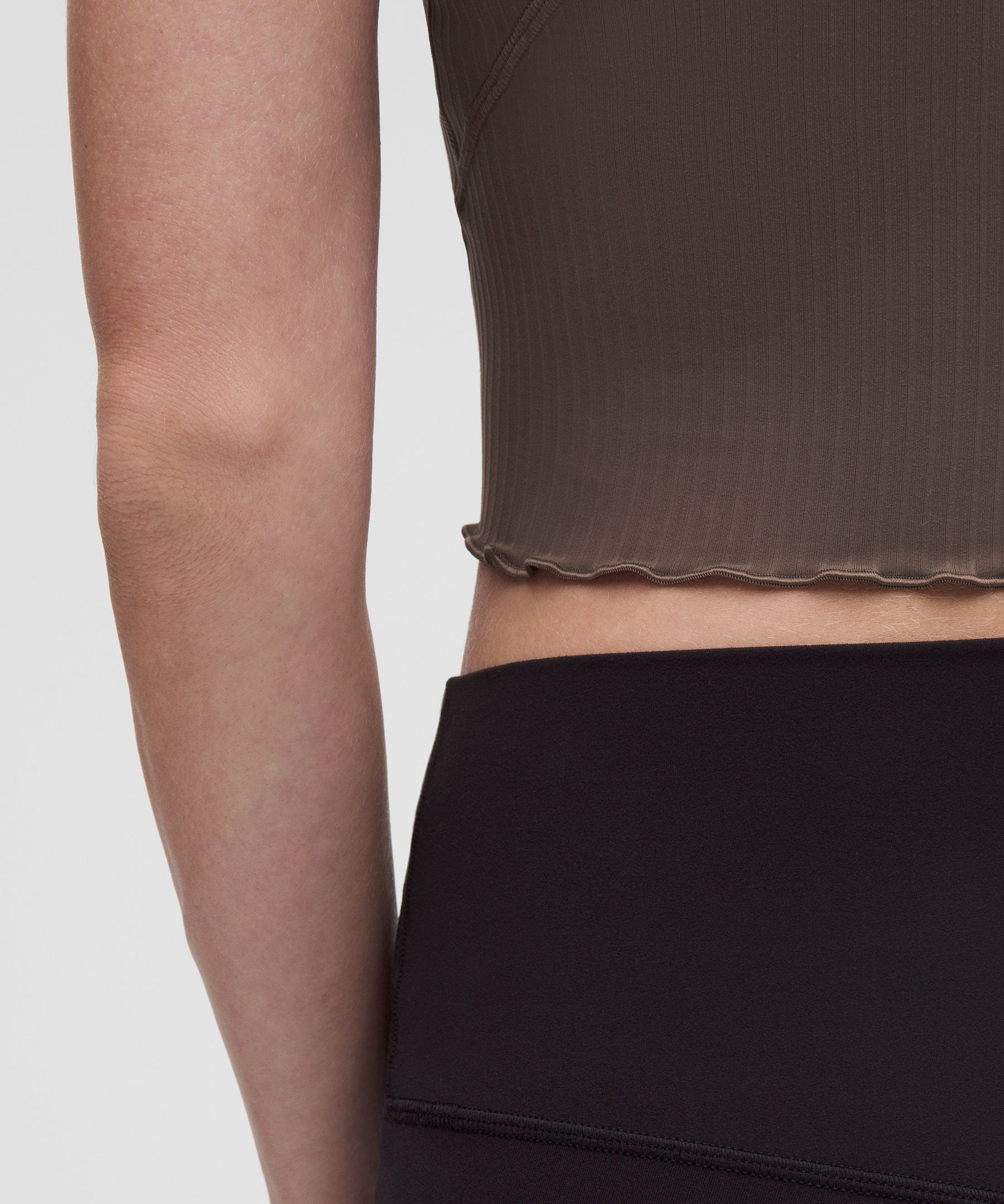 ルルレモン Align&trade; レタスヘムタンクトップ *ライトサポート、B/Cカップ