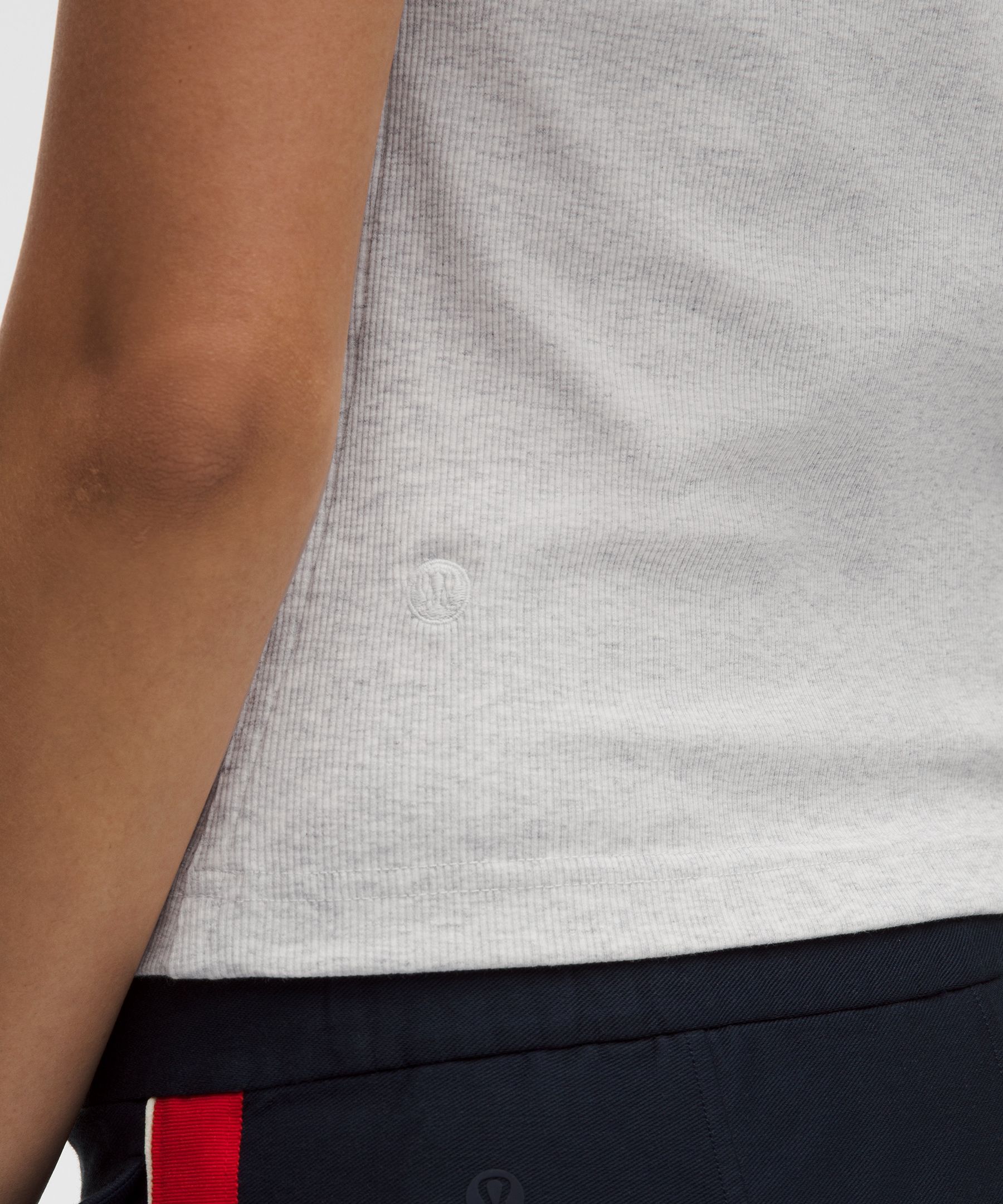 Little geripptes Tanktop mit U-Ausschnitt