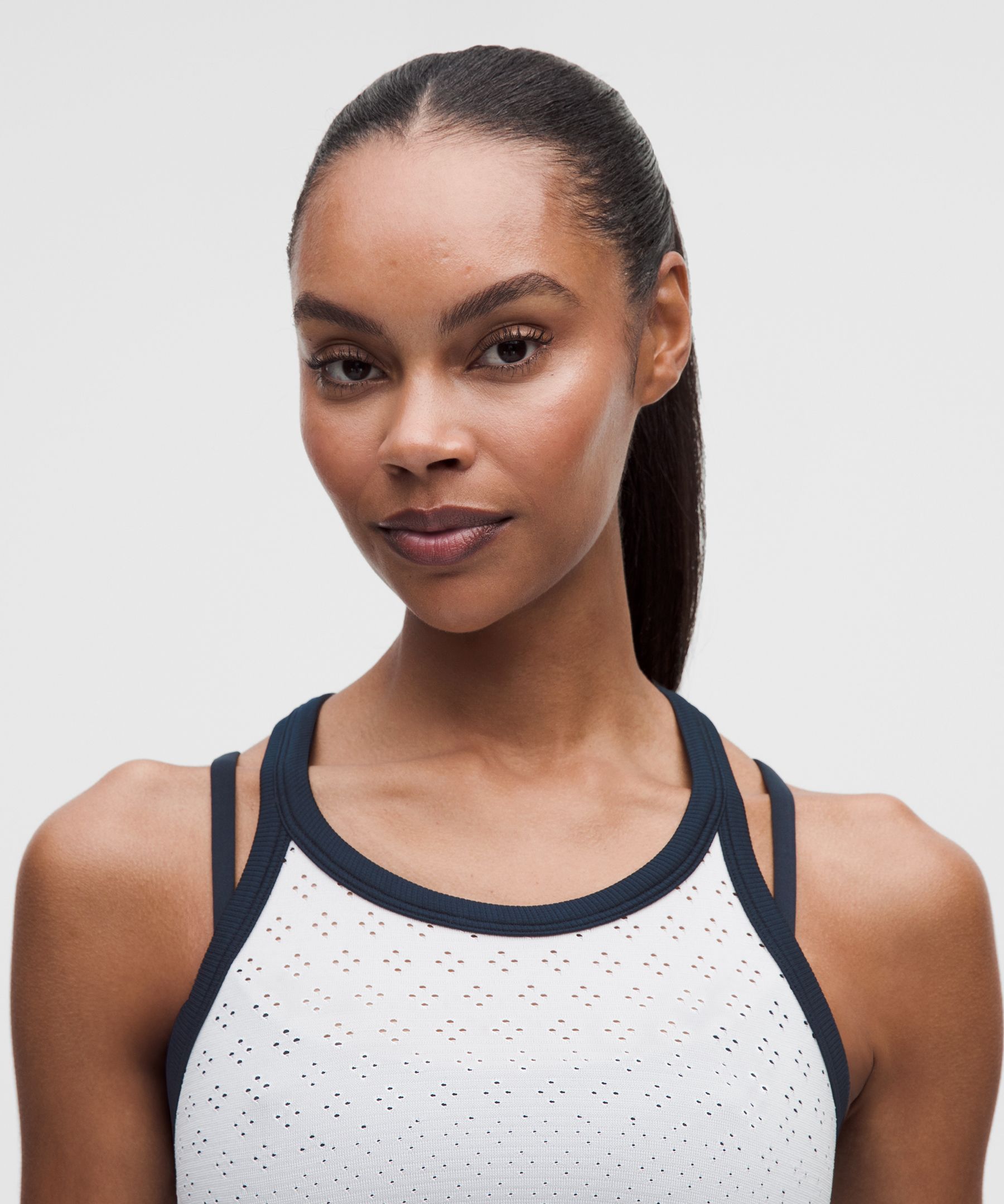 Swiftly Tech Cropped Round-Neck Tank Top 2.0