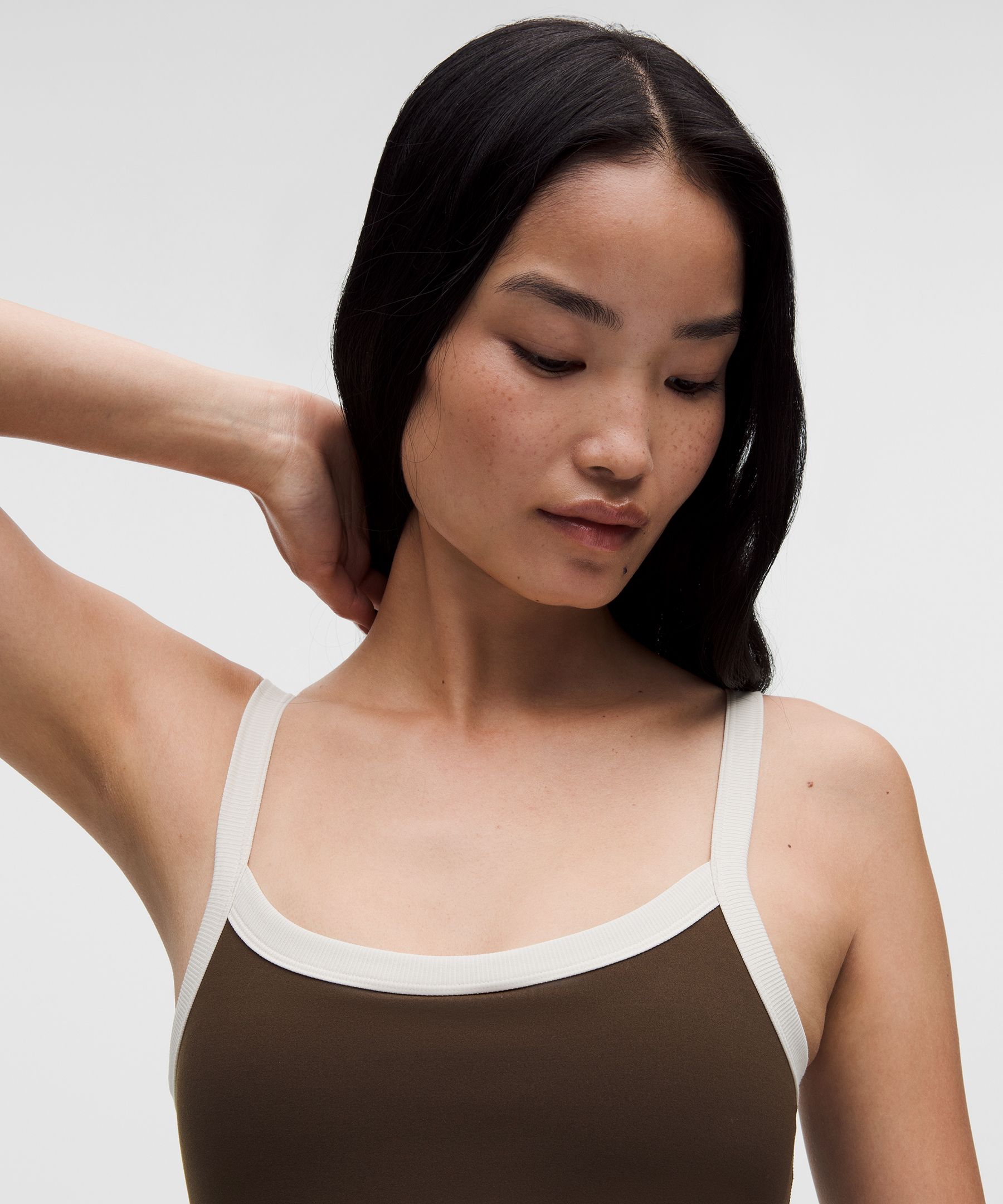 Robe lululemon Align&trade; &agrave; fines bretelles et finition c&ocirc;tel&eacute;e