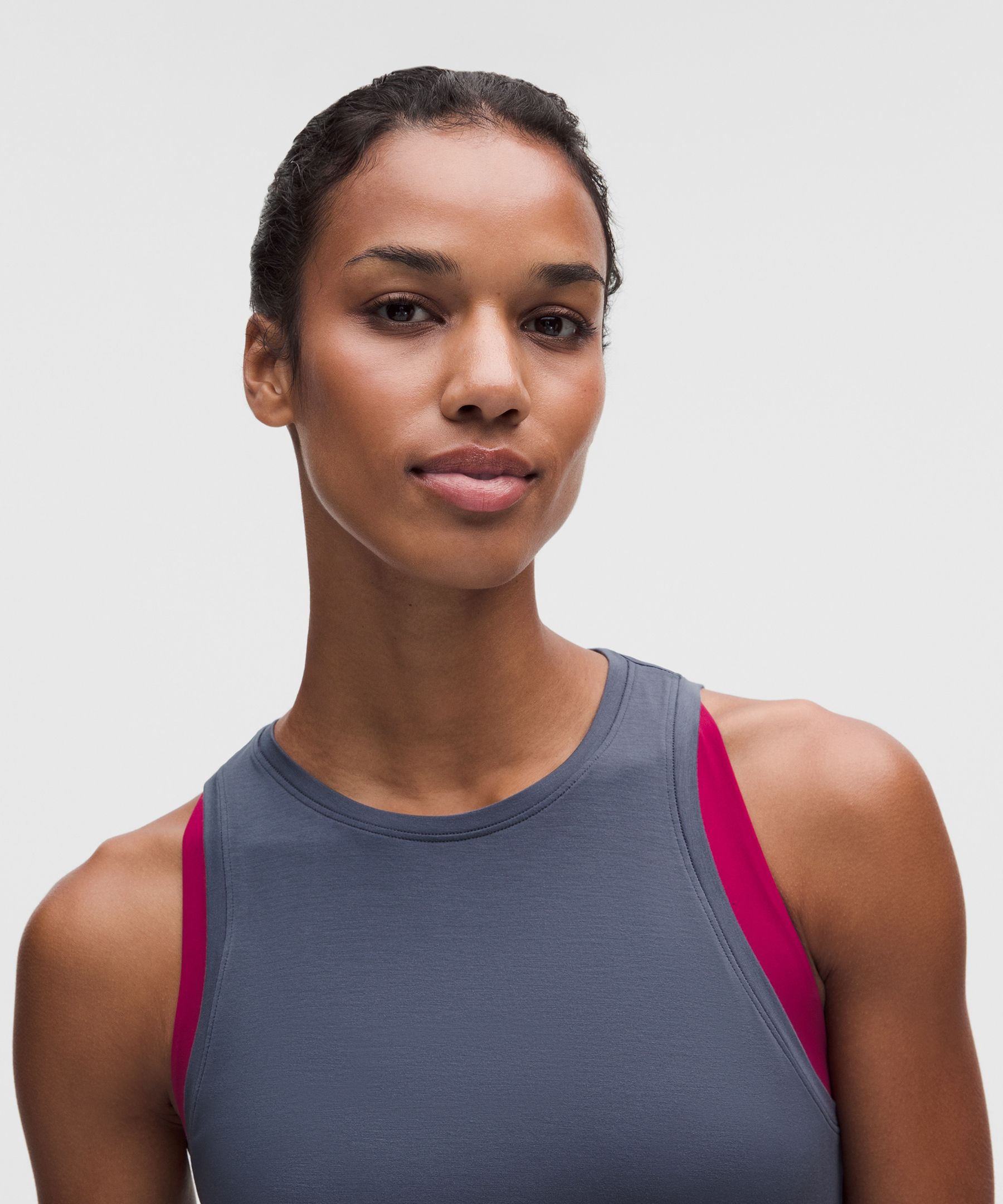 Camiseta de tirantes SilkyAppeal hasta la cadera