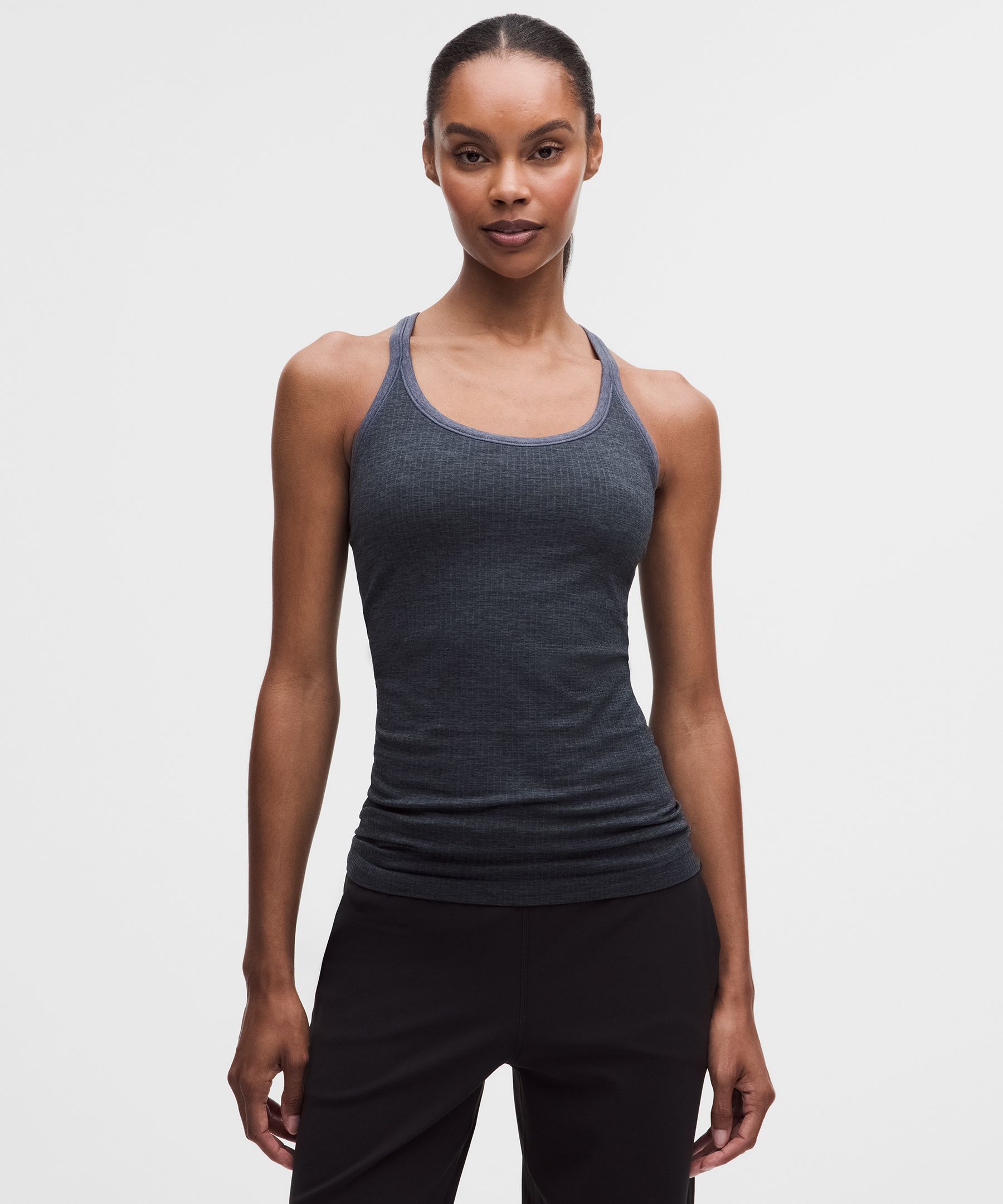 Tank top Ebb to Street con escote redondeado *Soporte ligero, copas B/C