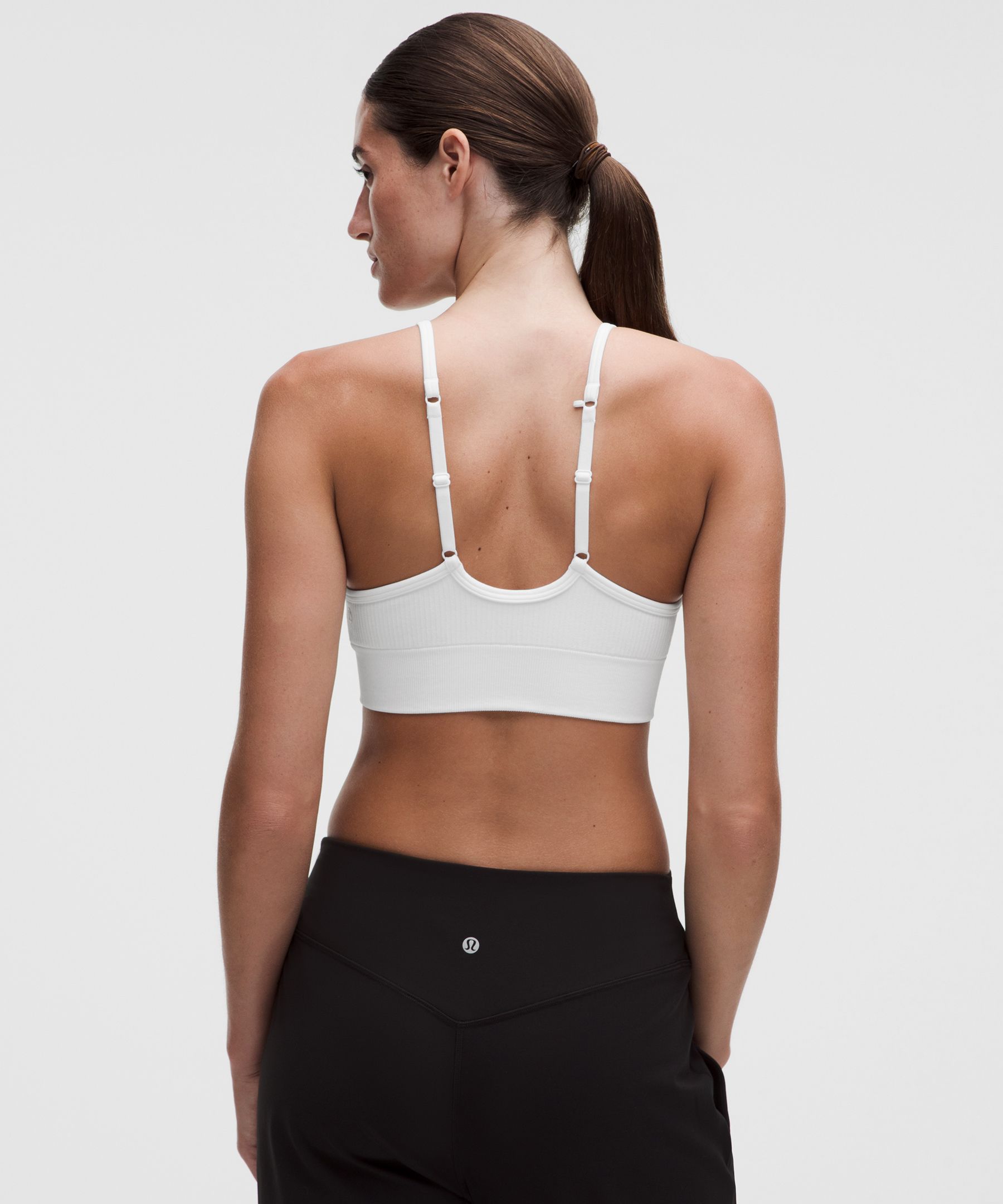 Tank top Ebb to Street con escote redondeado *Soporte ligero, copas B/C