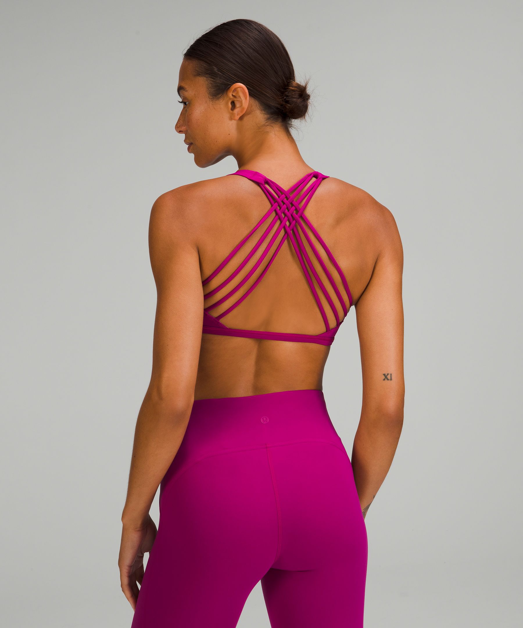 Lululemon Free to Be Wild Strappy Sports Bra Black (4) : Clothing, Shoes &  Jewelry 