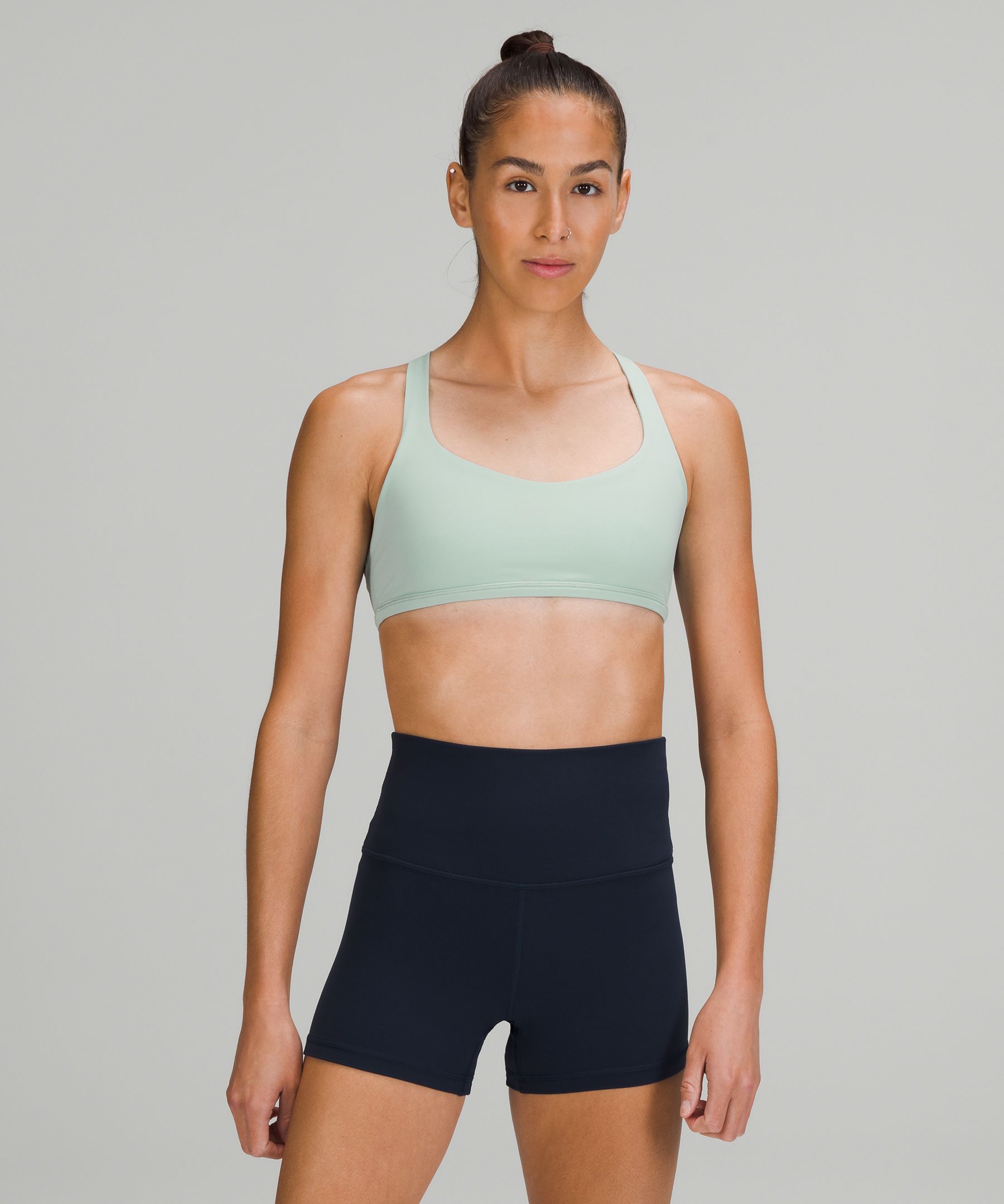 Lululemon Wild Light Support, A/b Cup In Green