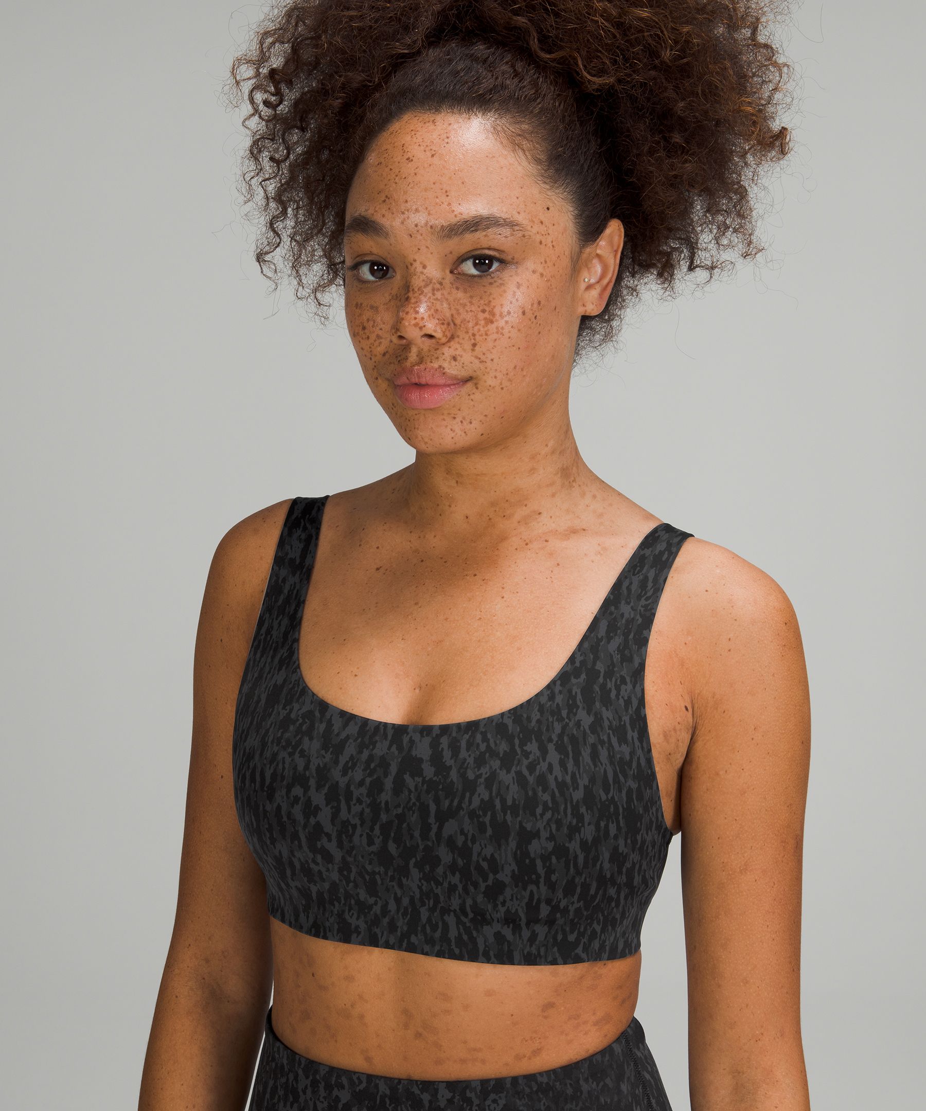 lululemon in alignment straight strap bra ($550 for 2), 女裝, 運動