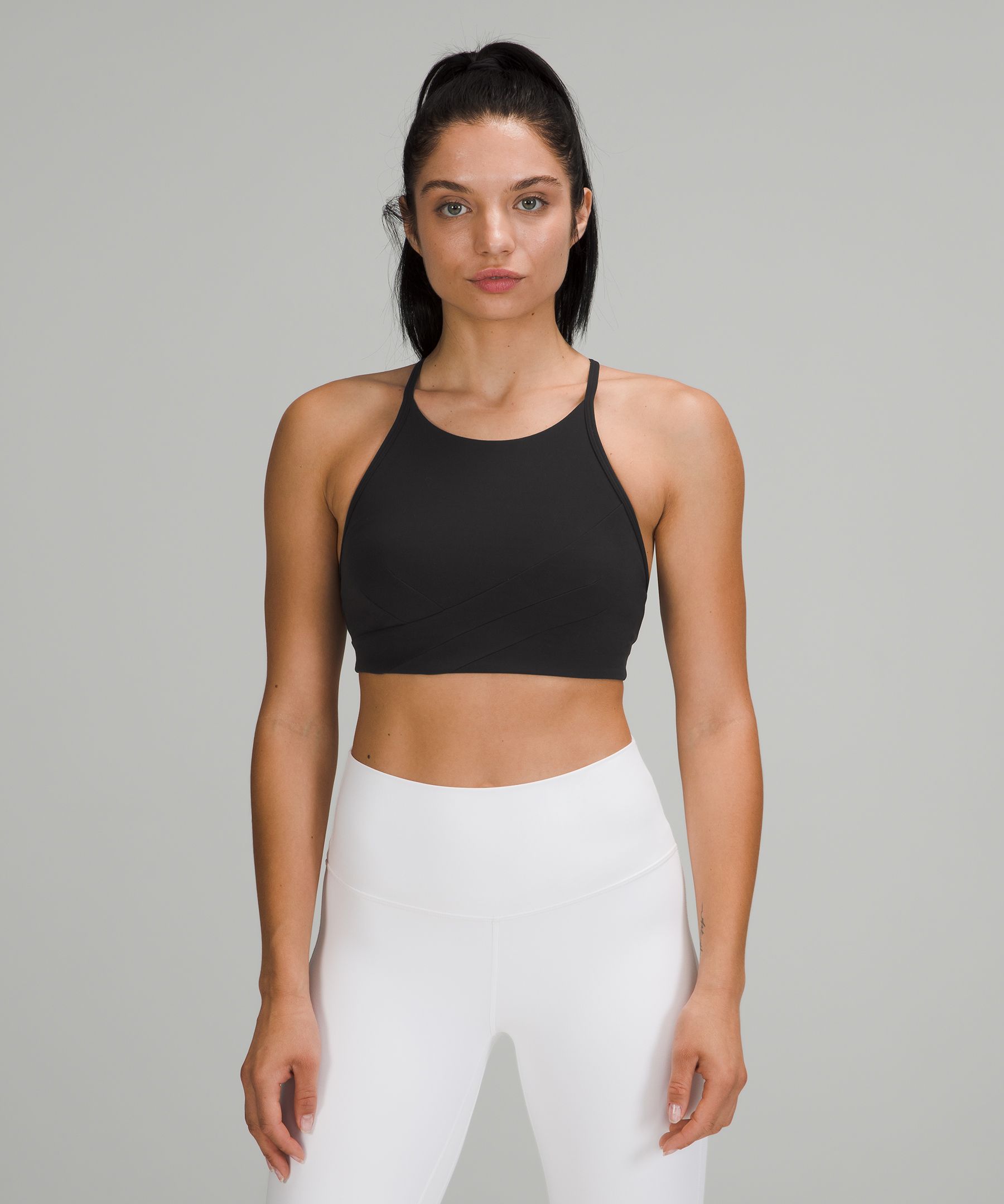 Adjust Twist Back Scoop Neck Sports Bra in Black