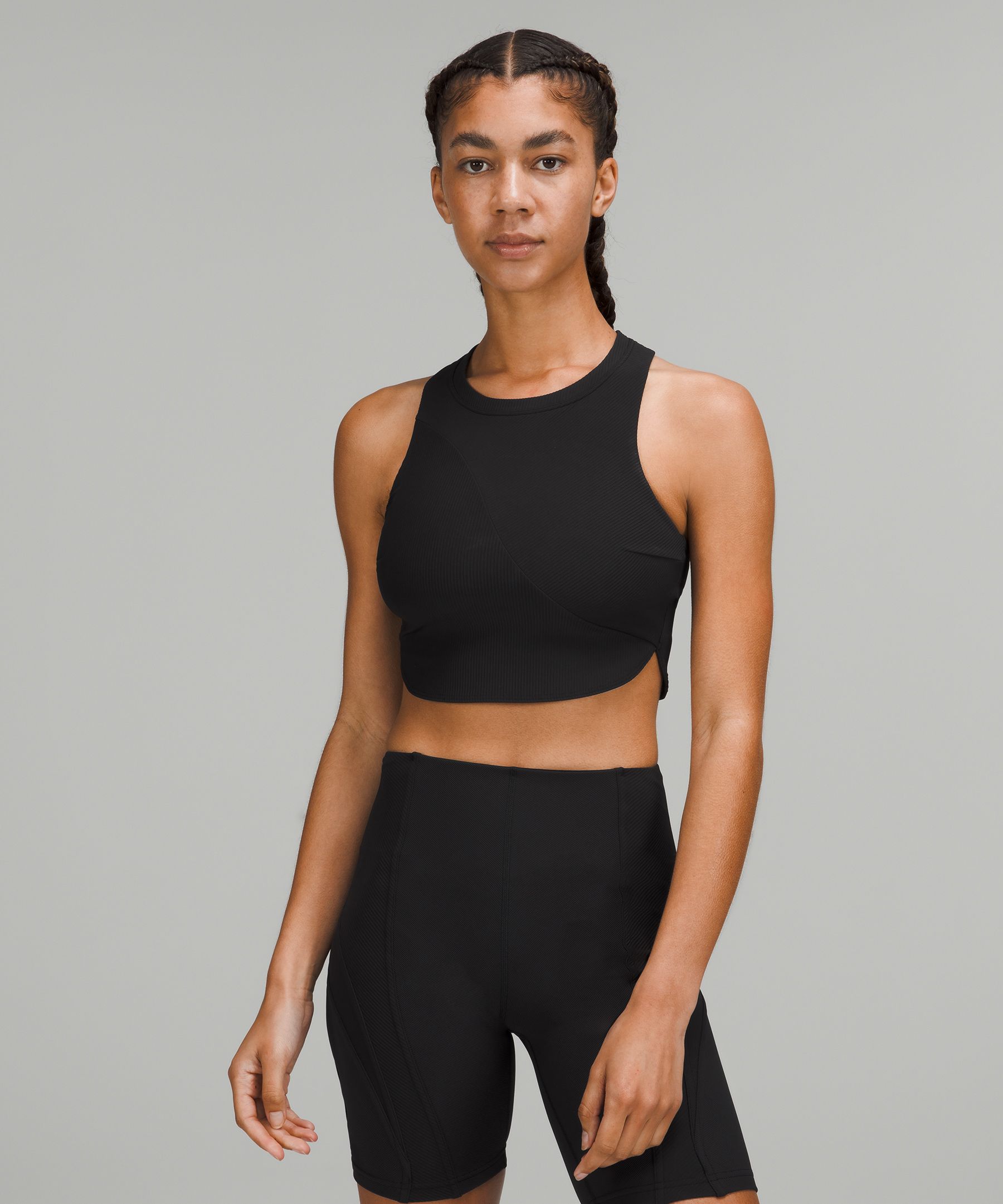 Stylish and Supportive Yoga Crop Top with Built-in Bra