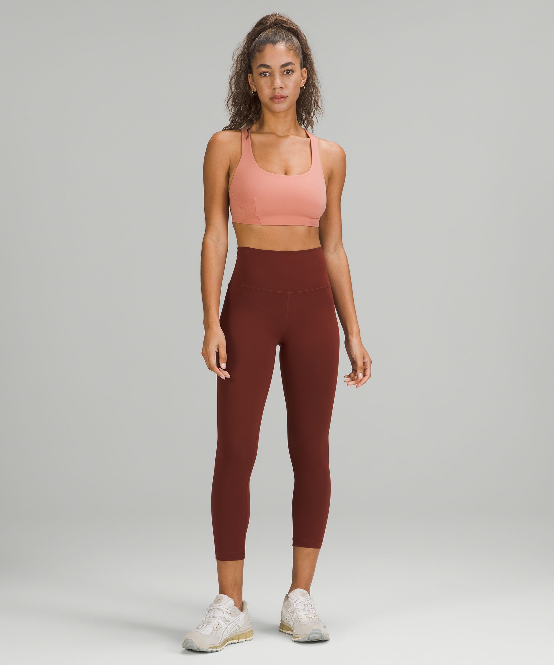 OOTD: Strong Lines Bra (white, 8) + Wunder Train 21” (black special  edition, 6) : r/lululemon