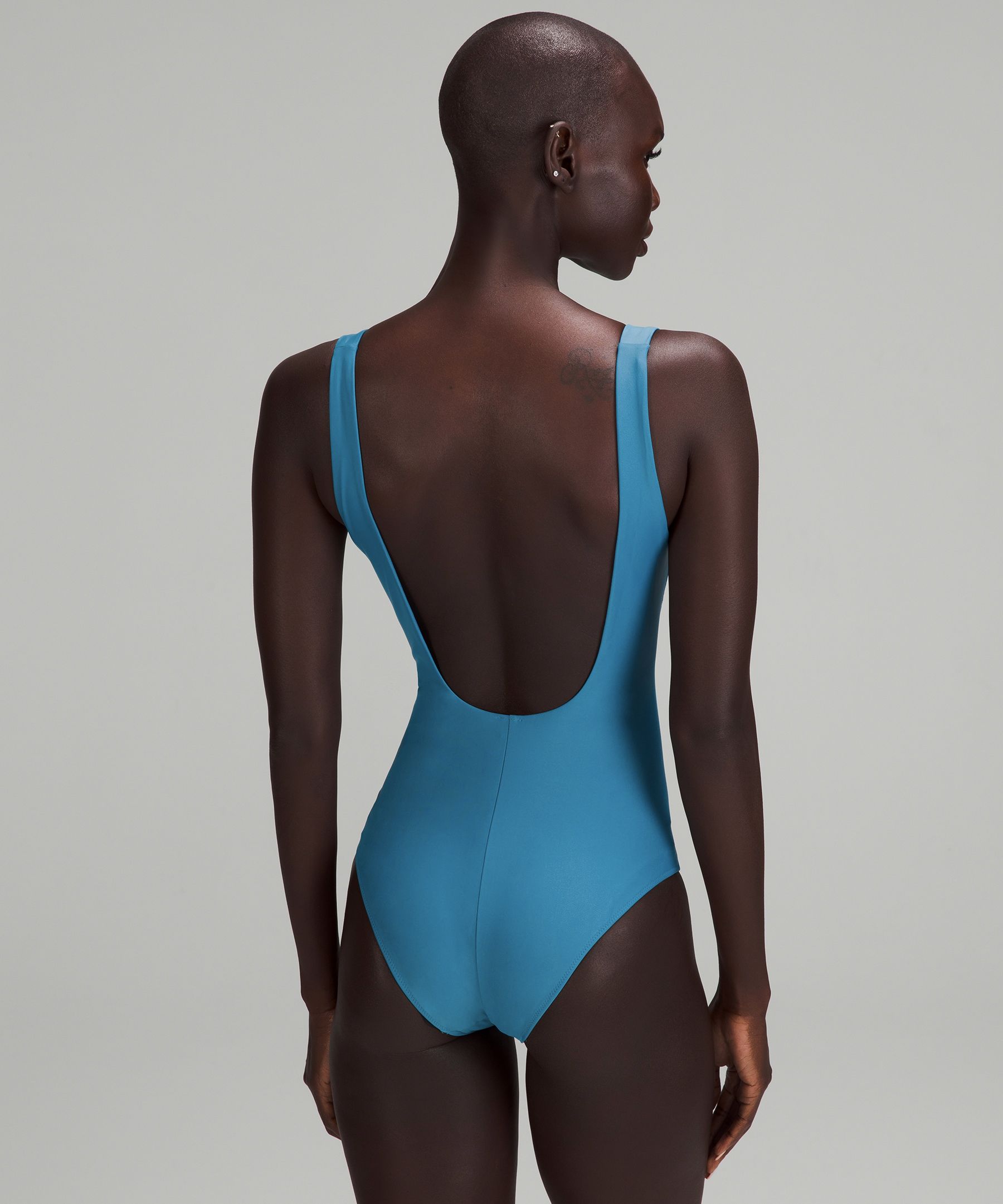 Waterside スクープ ワンピーススイムスーツ | Lululemon JP
