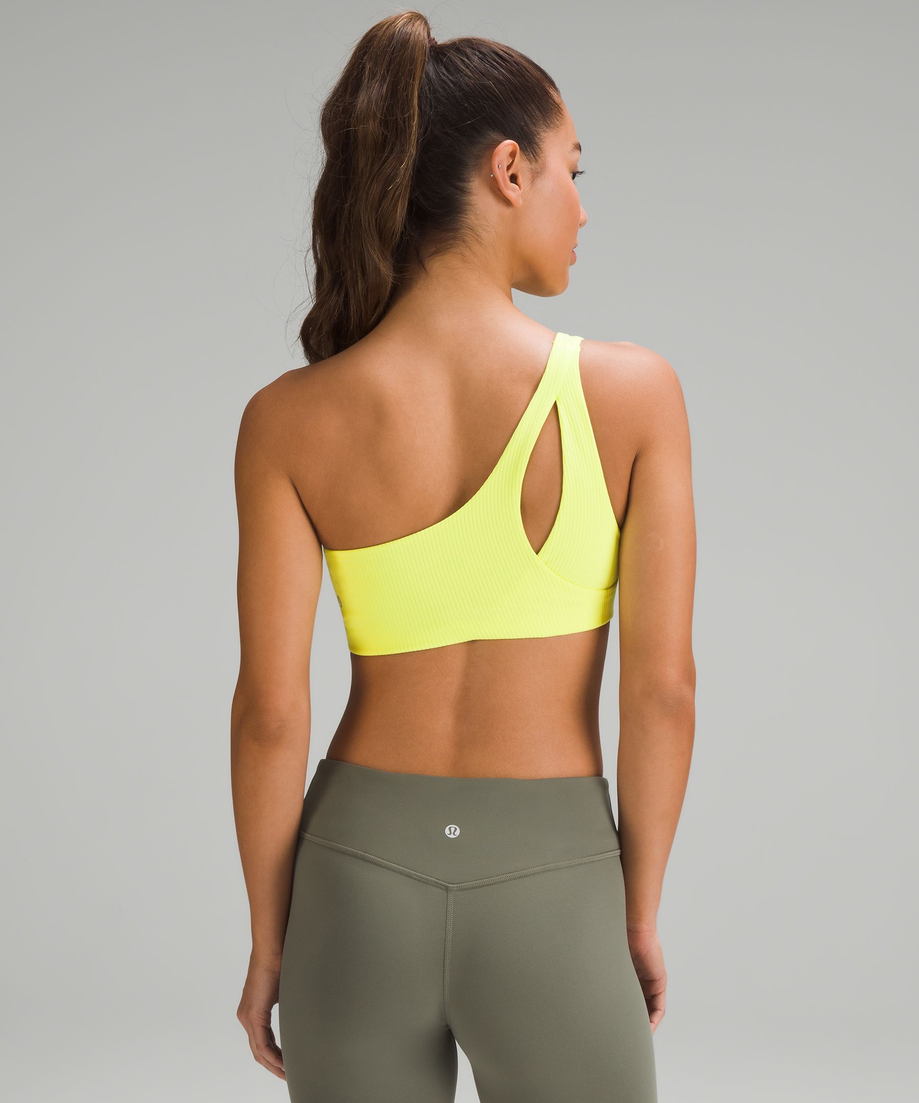 head to toe @lululemon rocking the ribbed nulu asymmetrical yoga bra,  sculpt cropped tank, fast and free high rise pockets , swiftly tech