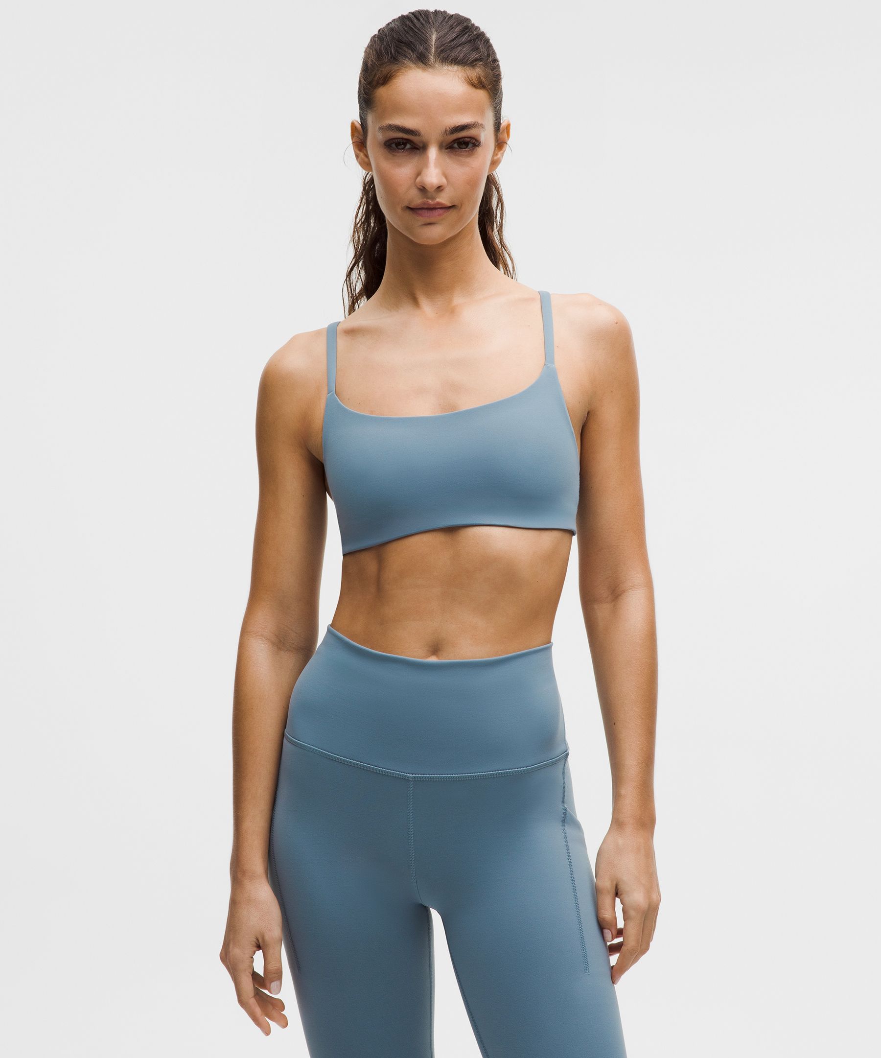 lululemon – Women’s Wunder Train Strappy Racer Sports Bra Light Support, A/B Cup – Color Blue – Size 6
