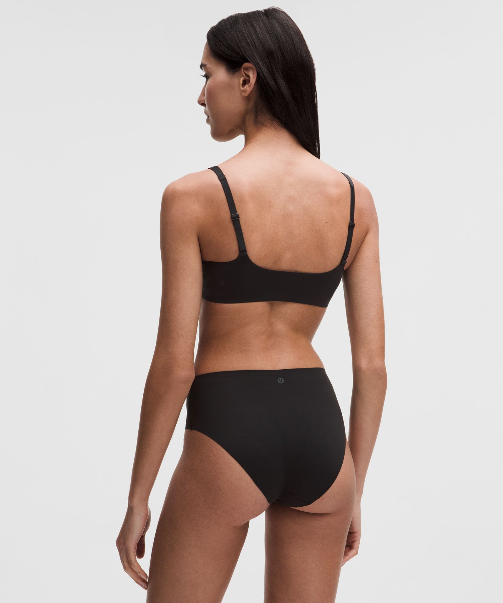 Женское бралетт Lululemon Wundermost Nulu с круглым вырезом — фото 2