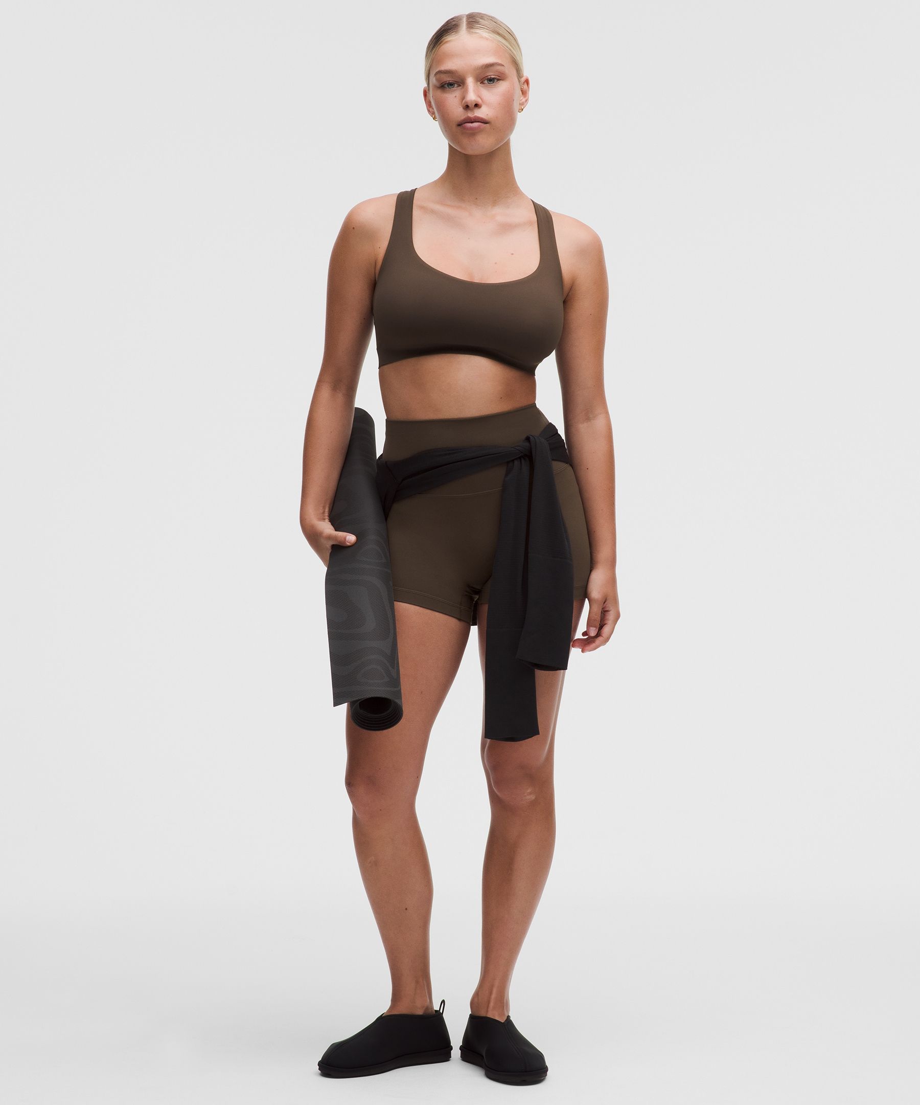 Brassi&egrave;re de yoga FlexyFlex &agrave; bretelles multiples *Maintien l&eacute;ger, bonnets D-DDD