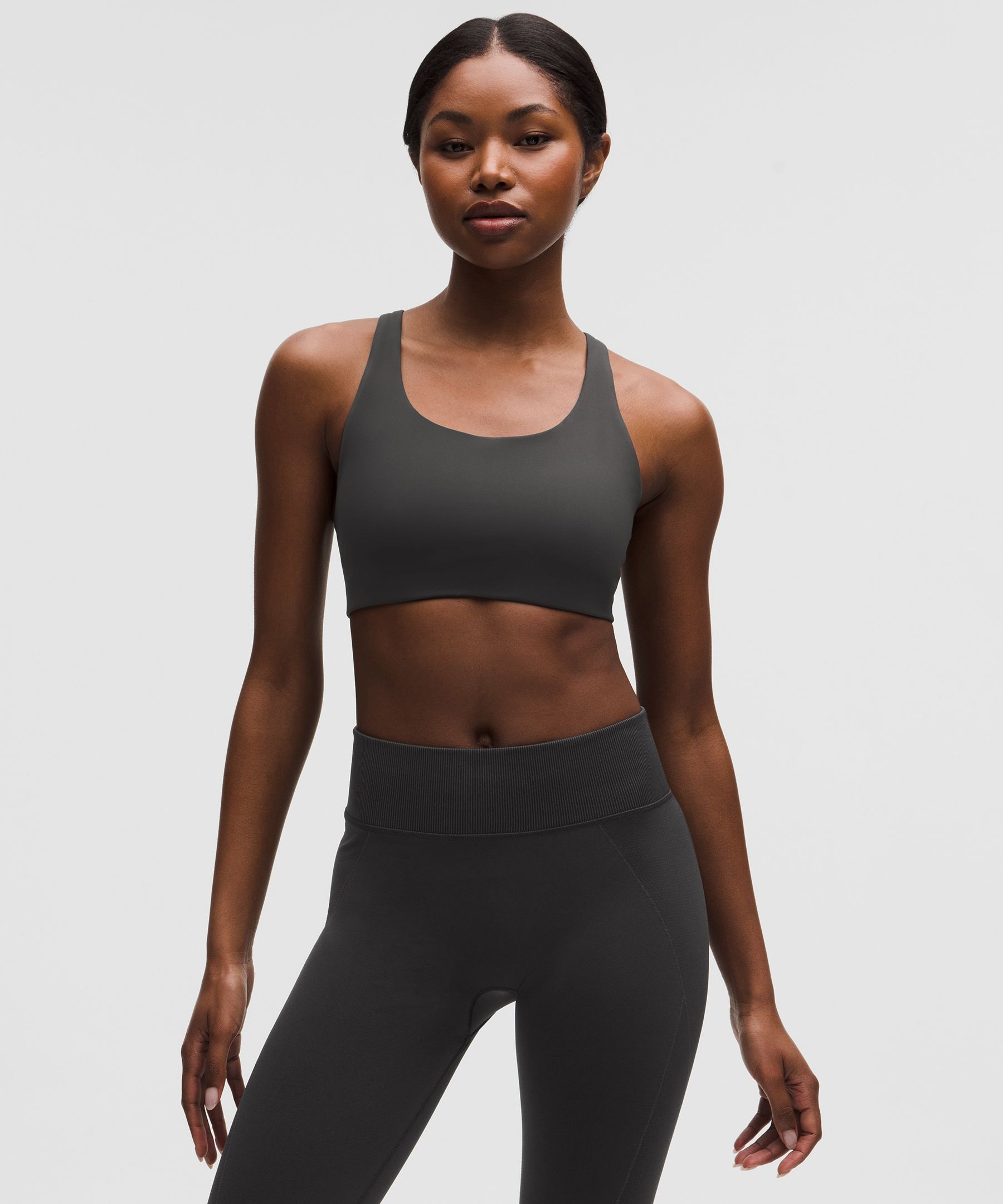 Nulux ストラッピーバック スポーツブラ *ミディアムサポート、B/C