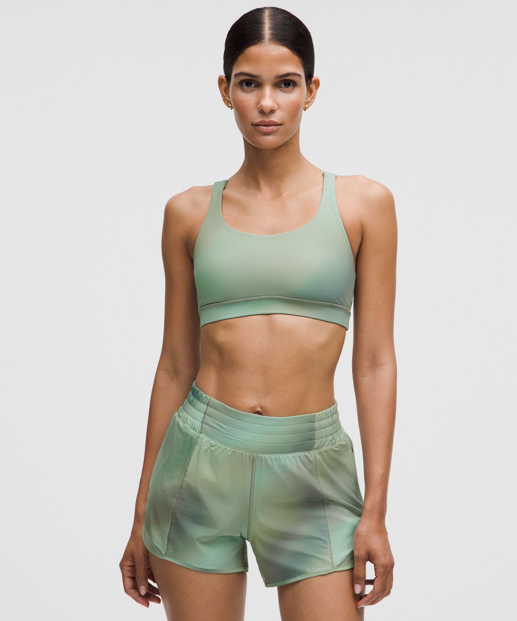 lululemon - alo yoga 海外セレブ着用　レア　gigi lululemon - alo yoga 海外セレブ着用 レア gigiの通販 by