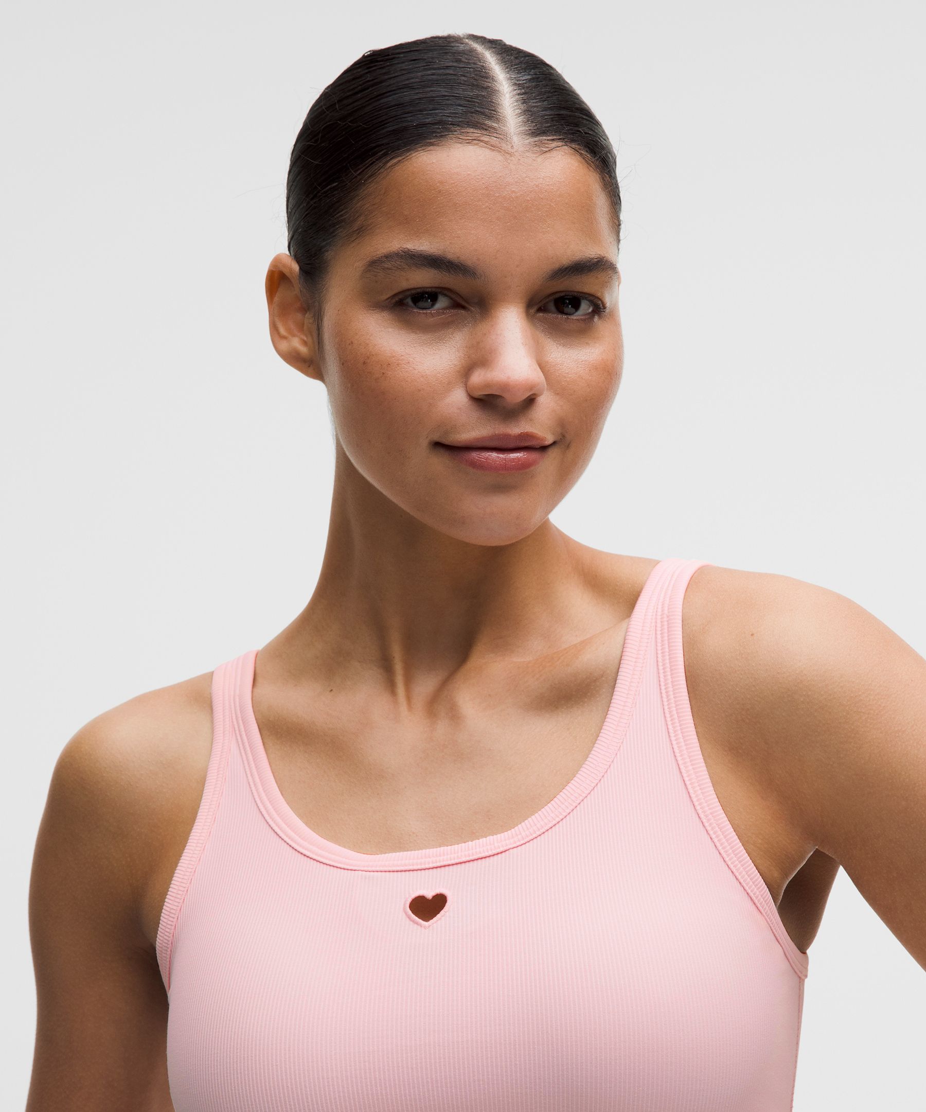 Brassi&egrave;re en Nulu c&ocirc;tel&eacute;e &agrave; encolure d&eacute;gag&eacute;e Maintien l&eacute;ger, bonnets B/C *C&oelig;ur