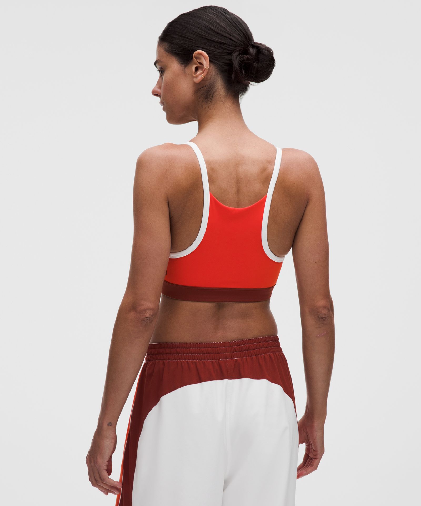 Женское теннисное бра Lululemon Scoop-Neck Racerback — фото 2