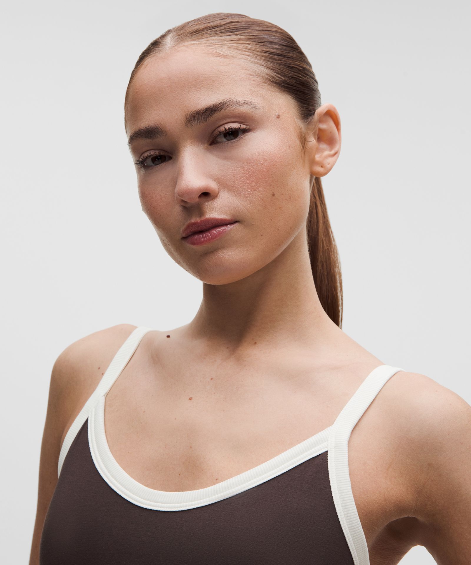 Женское бралетт Lululemon UnderEase Cami-Strap — фото 4