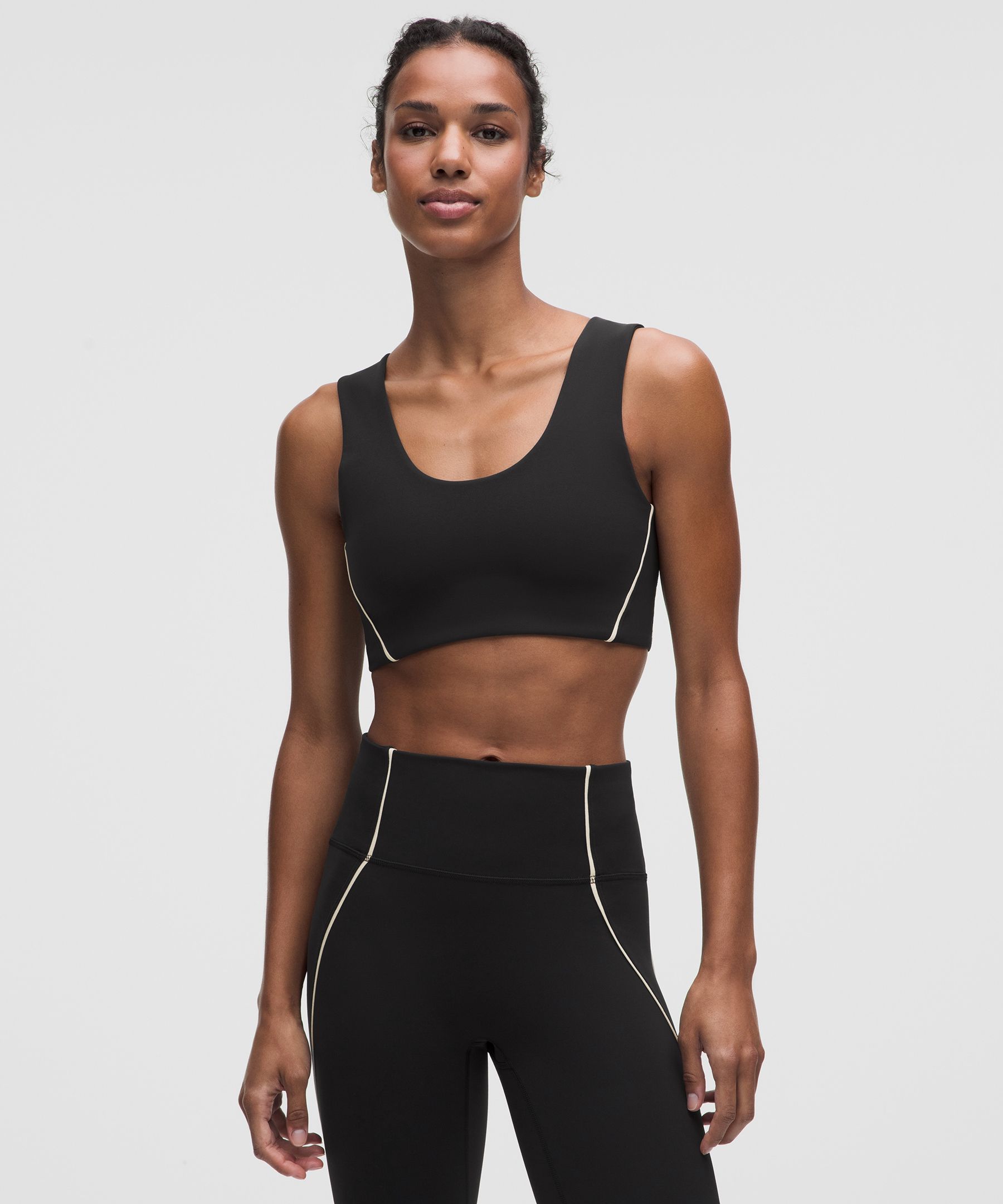 Wunder Train Piped Sports Bra