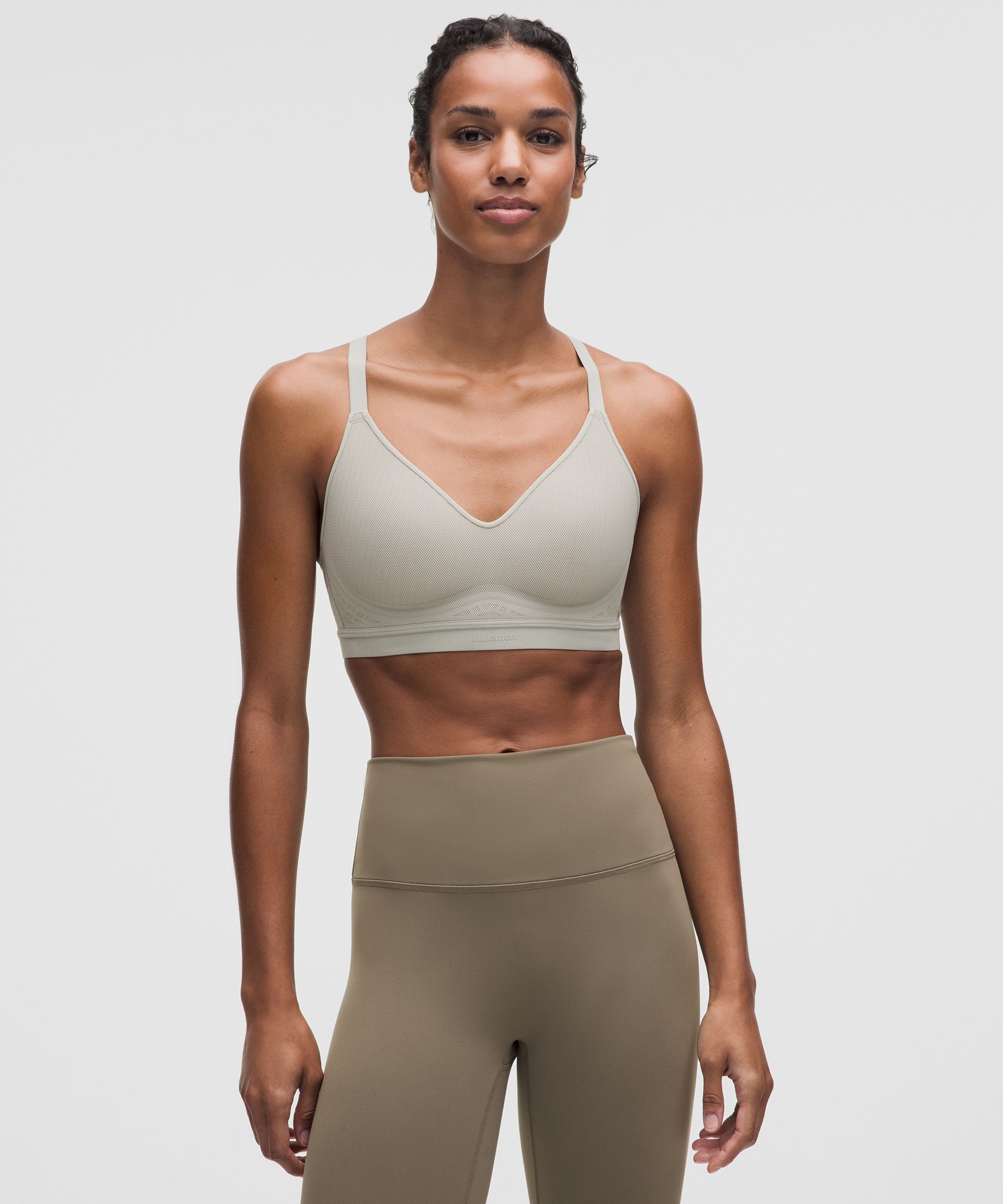 Soutien-gorge sport &agrave; maintien moyen et armature invisible *Bonnets B/C