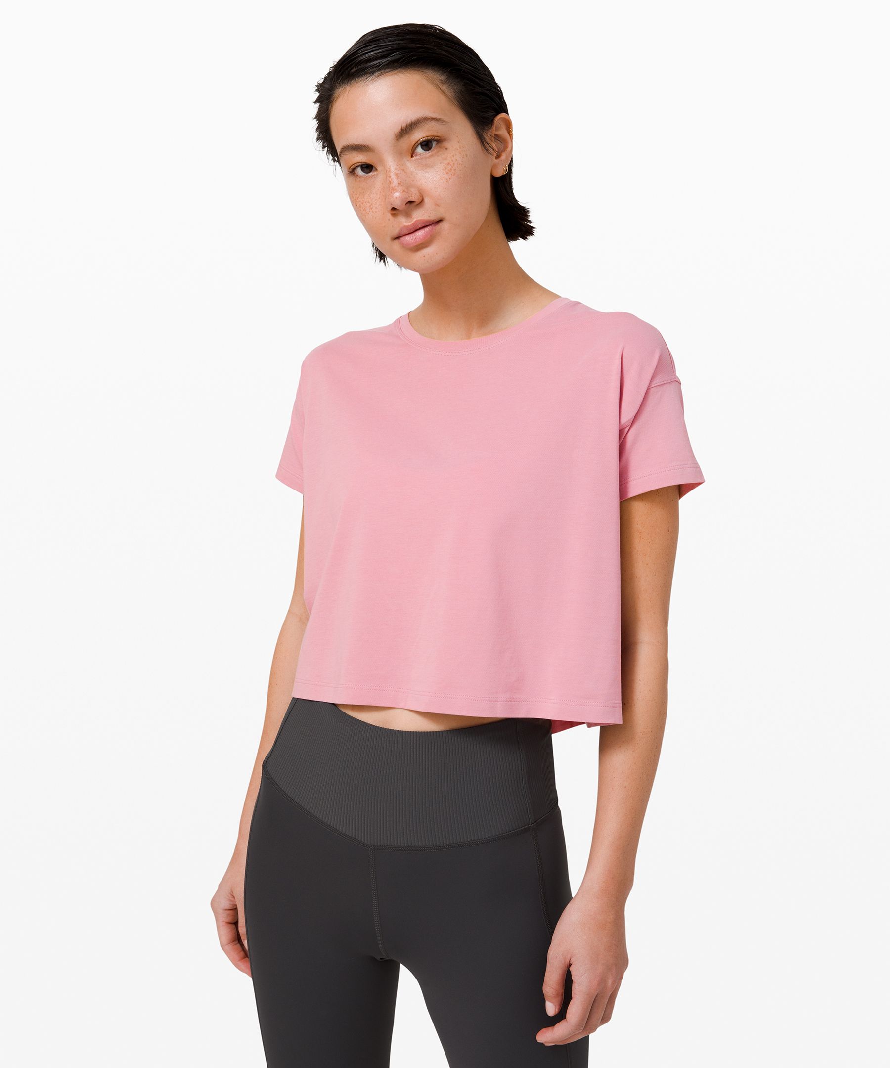 Lululemon Cates Tee pink puff, Women's Fashion, Activewear on