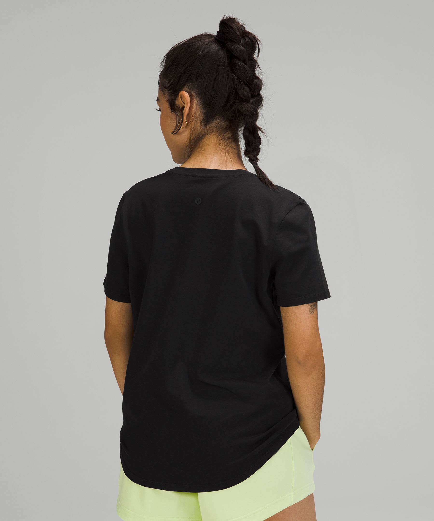 Love VネックTシャツ | ショートスリーブ | Lululemon JP