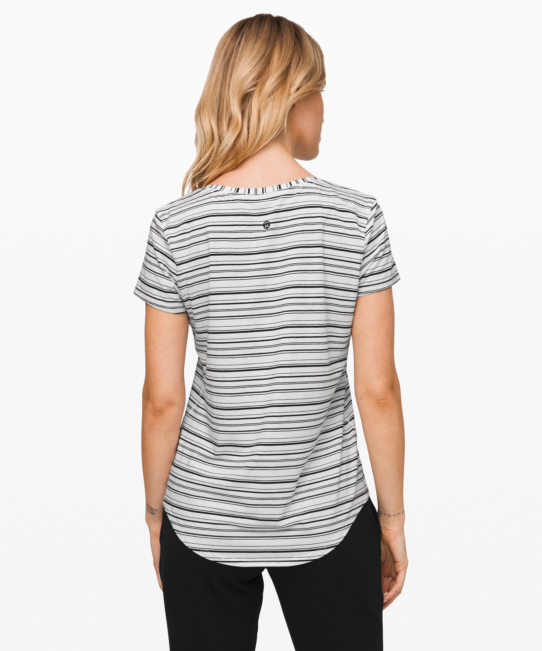 lululemon love tee v