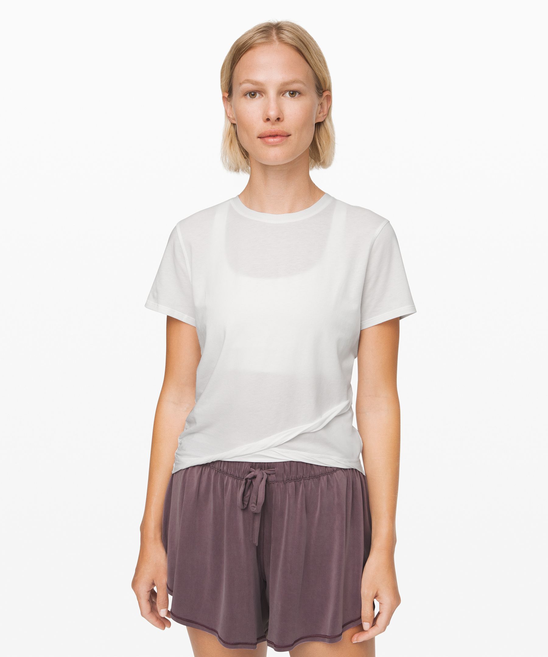 口コミ・レビュー評価が高いおすすめ人気商品の通販 Do the Twist Crop Tee | ショートスリーブ | Lululemon JP ヨガ