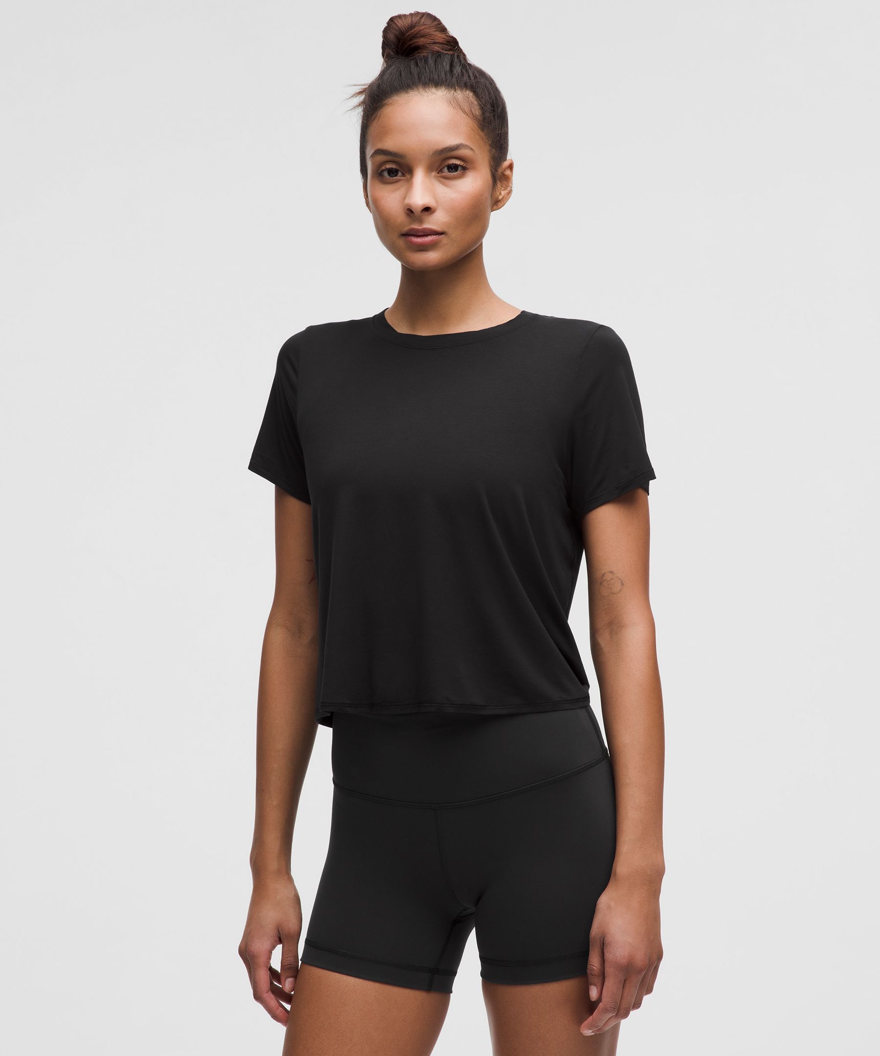 lululemon athletica, Tops, Lululemon Softstreme Gathered Tee Black Size 6  Brand New