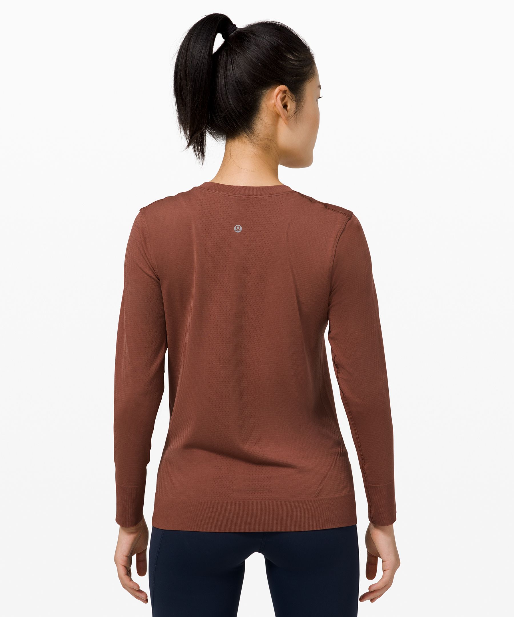 https://images.lululemon.com/is/image/lululemon/LW3DFES_045918_3?size=800,800