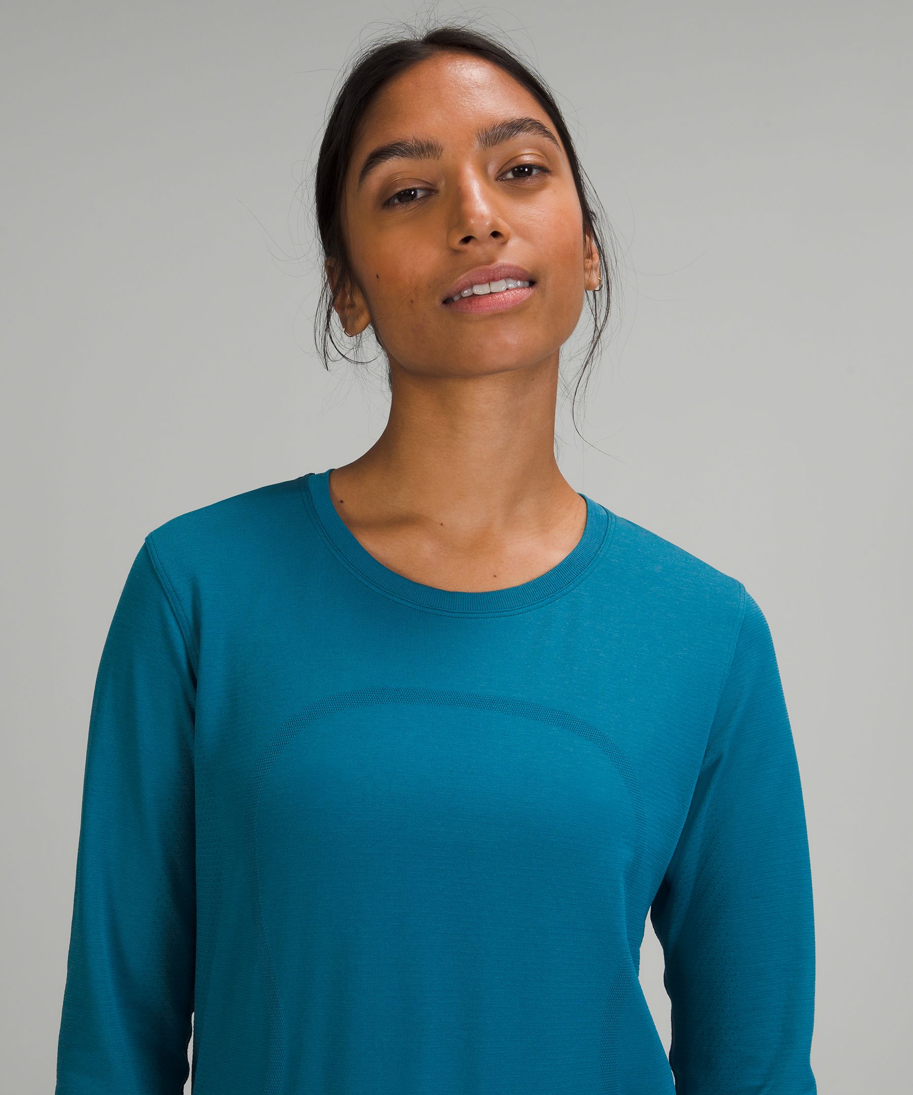 Lululemon Swiftly Breathe Long sleeve Women Blue SZ 4