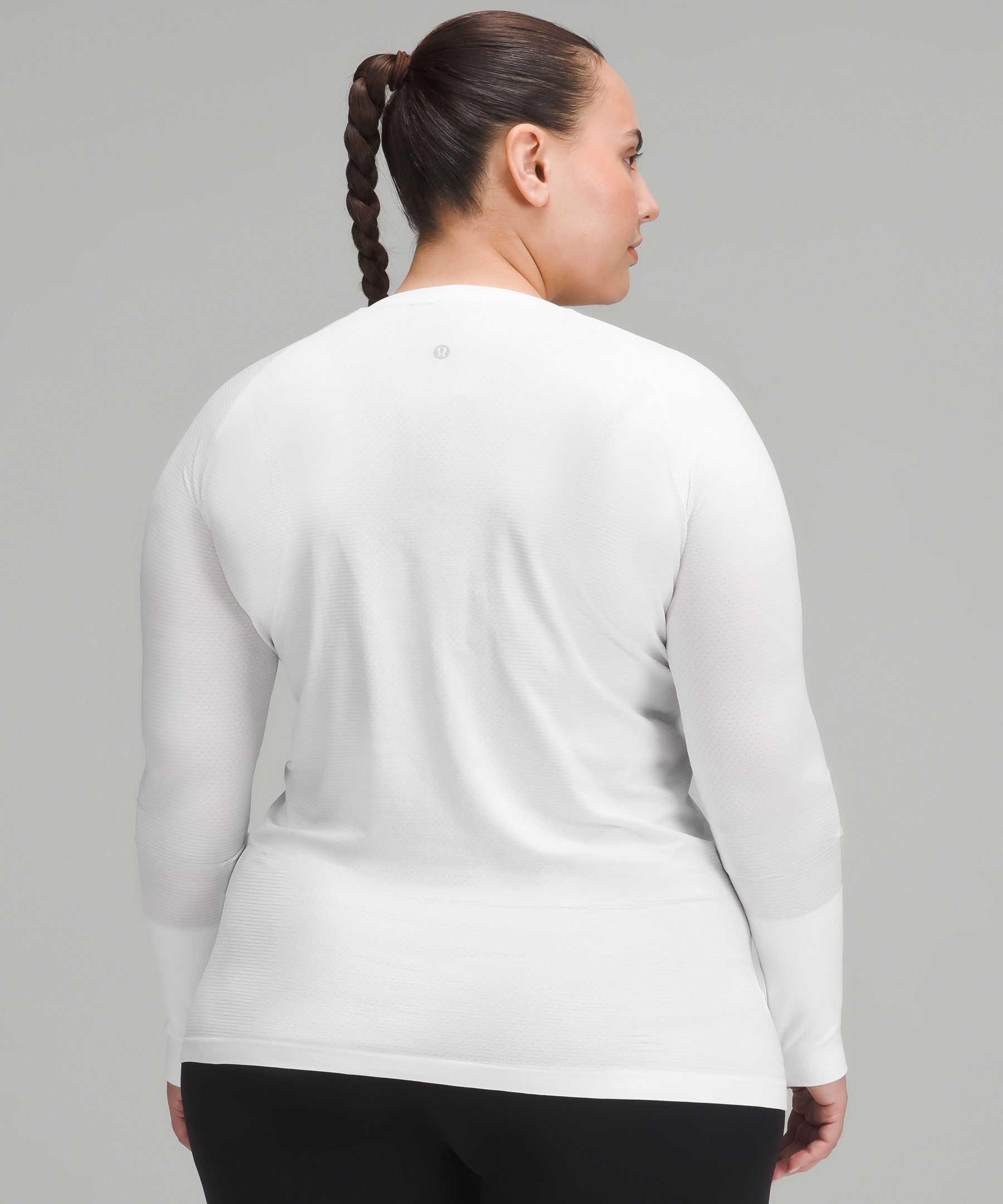 バックキーホール長袖シャツ/ lululemon バックキーホール長袖シャツ | ロングスリーブ | Lululemon JP