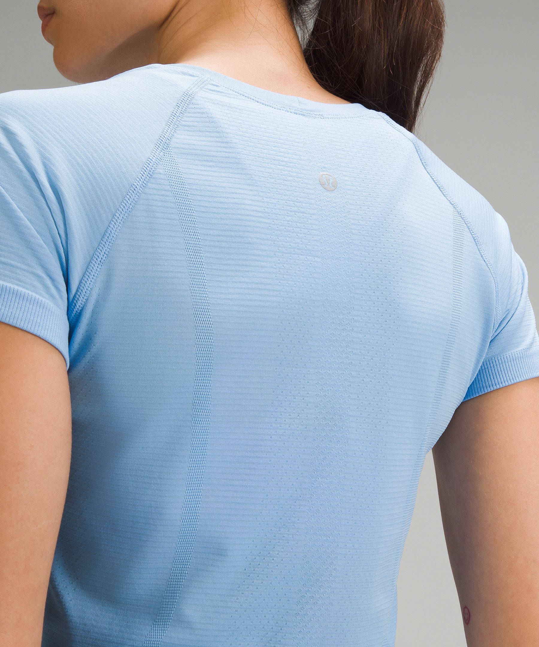 Swiftly Tech Short-Sleeve Shirt 2.0 *Hip Length