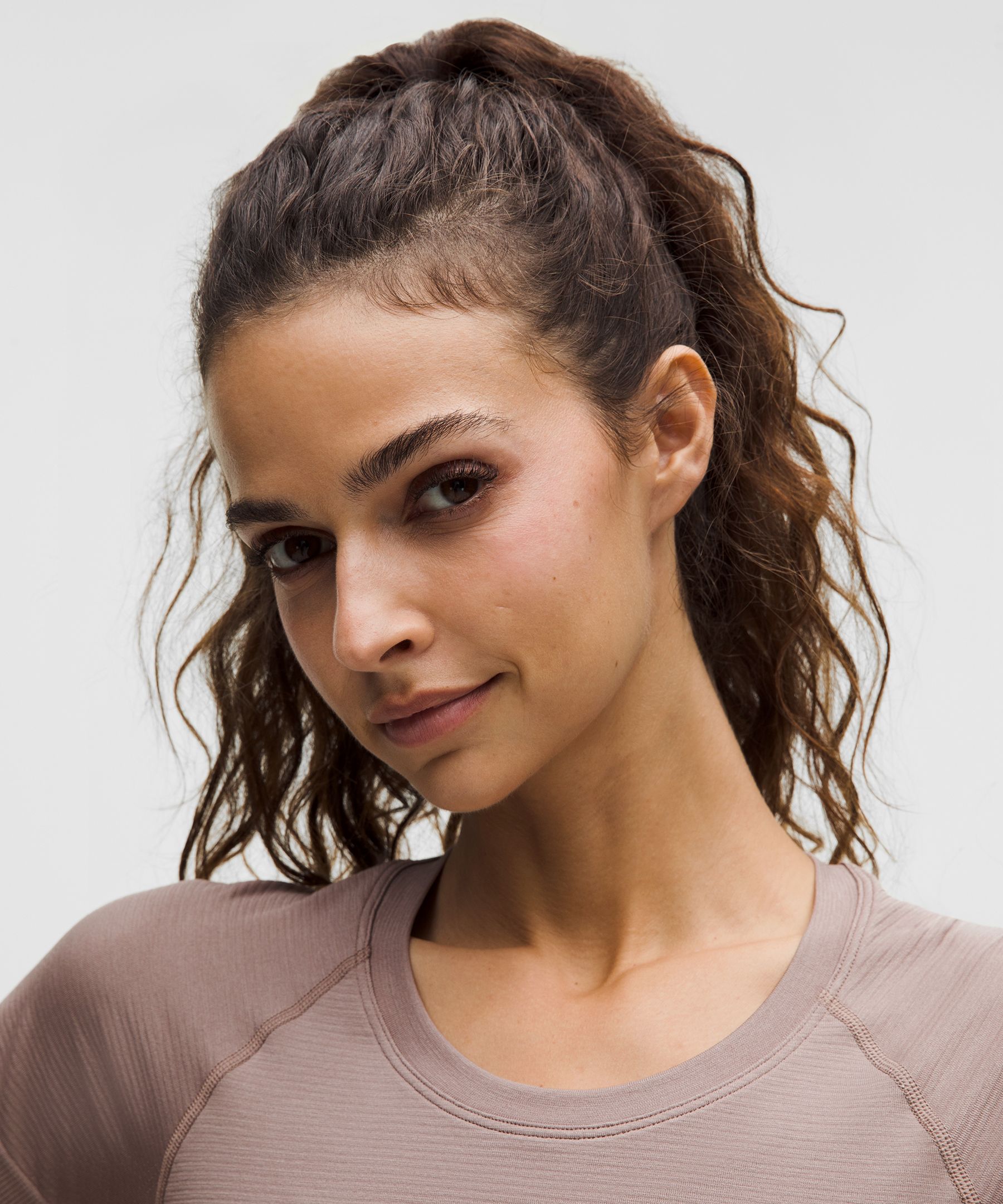 Swiftly Tech Short-Sleeve Shirt 2.0 *Hip Length