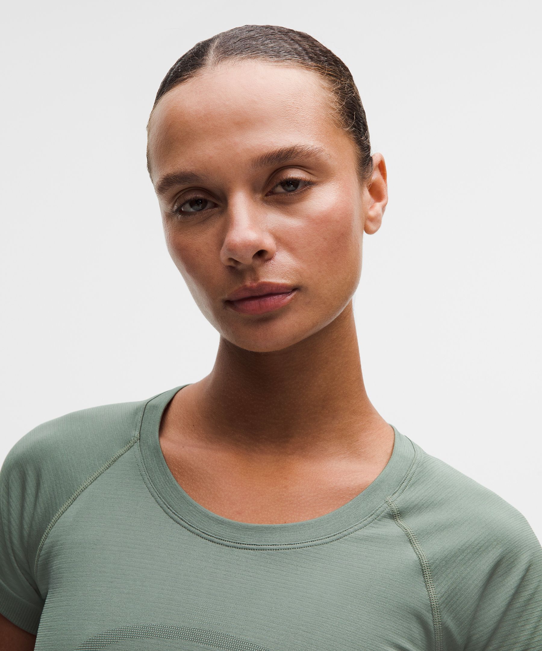 Swiftly Tech Short-Sleeve Shirt 2.0 *Hip Length