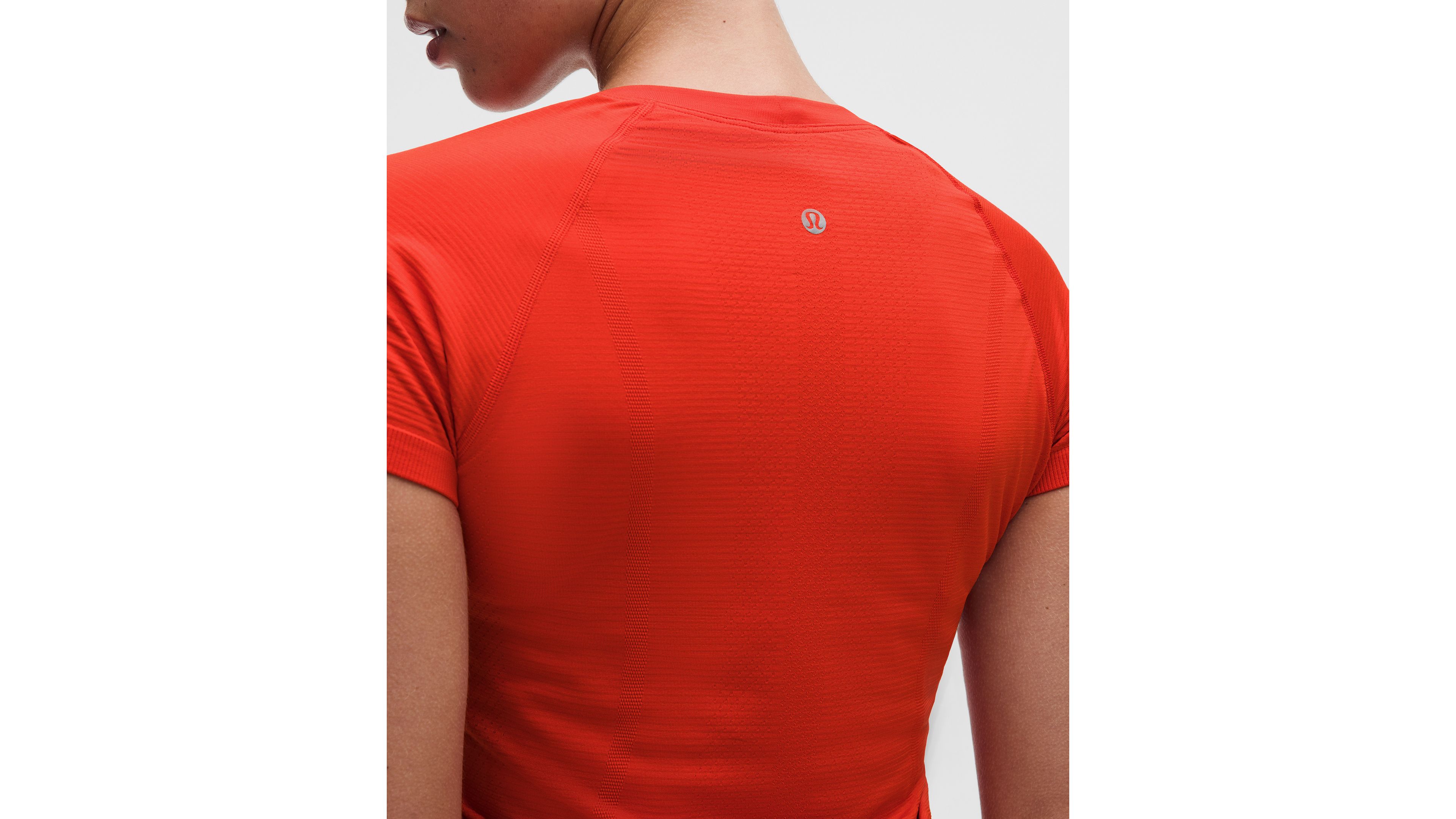Swiftly Tech Short-Sleeve Shirt 2.0 *Hip Length