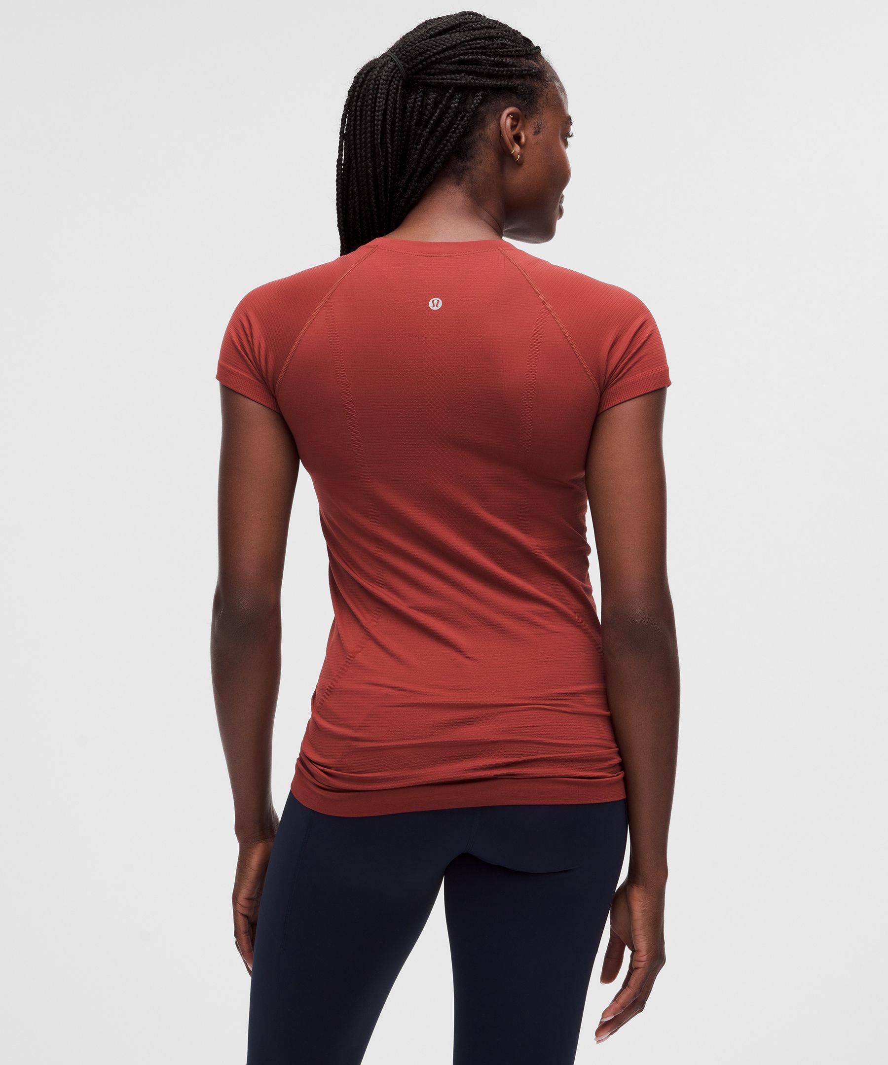 lululemon Swiftly Tech 半袖Tシャツ サイズ4ワインレッド Swiftly Tech Short-Sleeve Shirt 2.0 *Hip Length | Women's Short